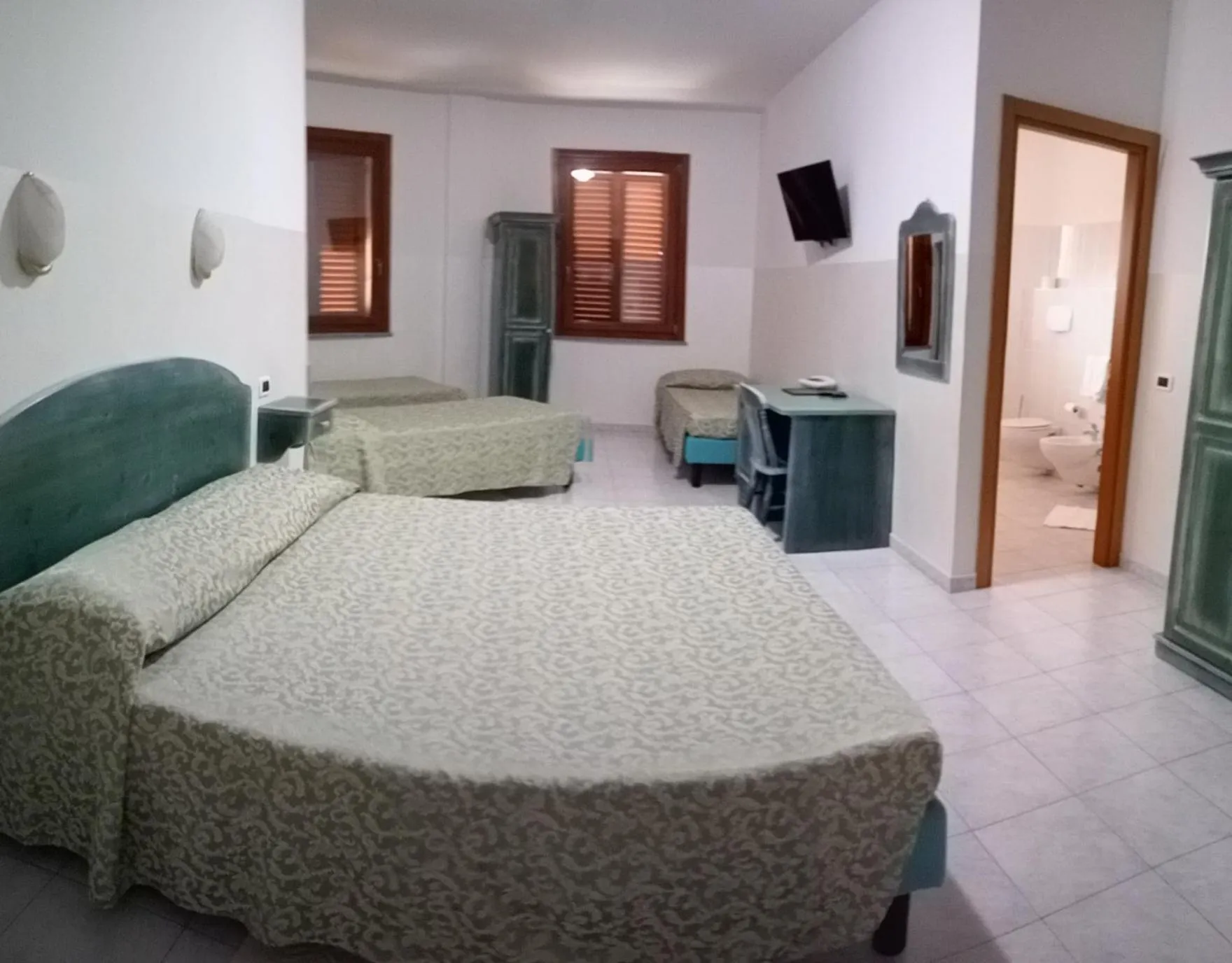 Photo of the whole room, Bed in Hotel Meridiana