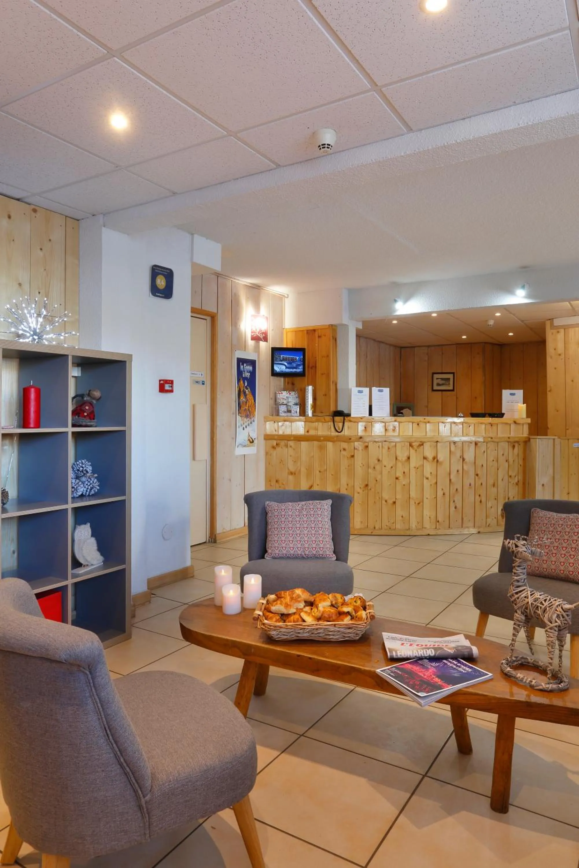 Lobby or reception in Hôtel Eliova Le Chaix