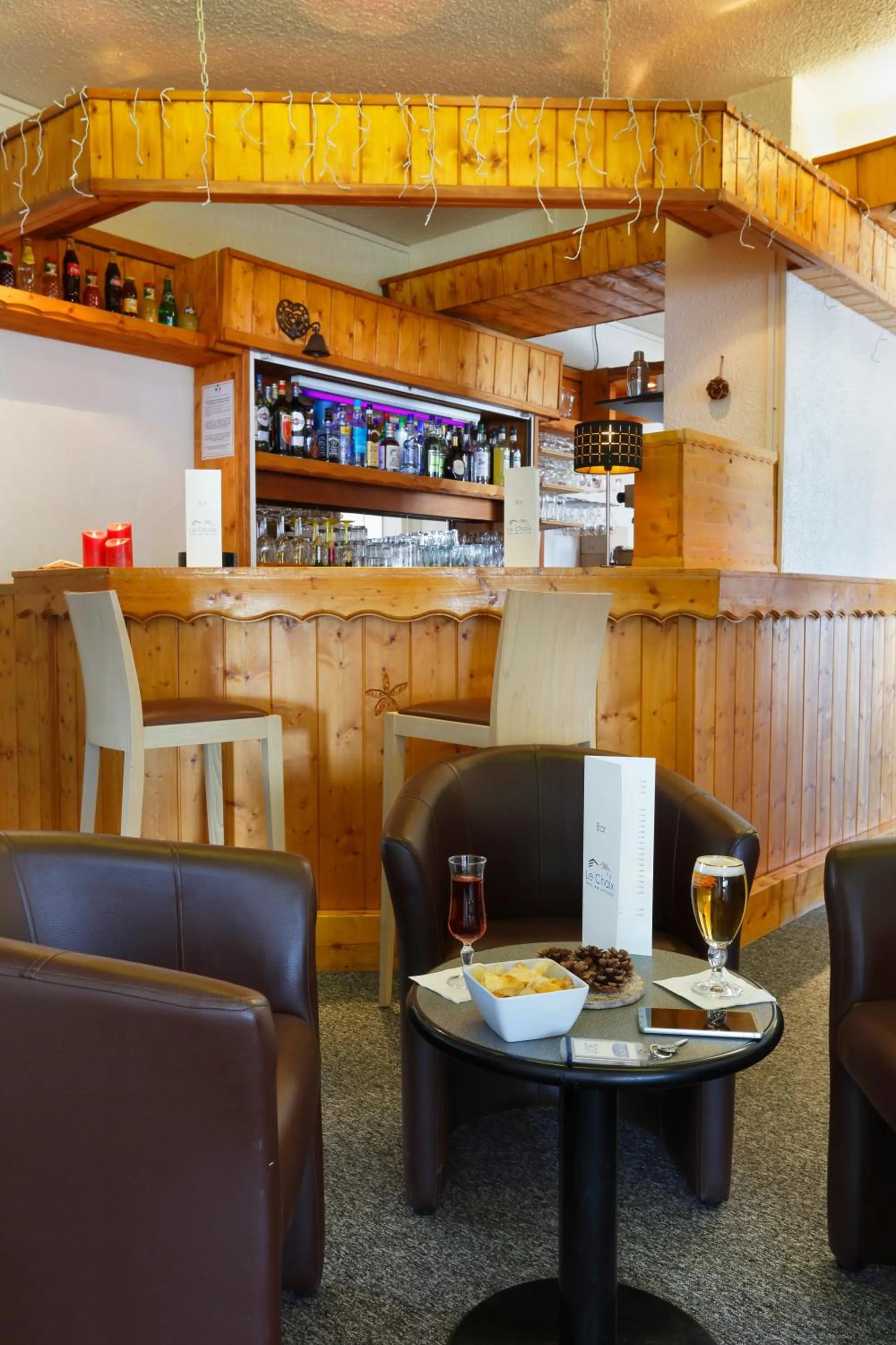 Lounge or bar in Hôtel Eliova Le Chaix