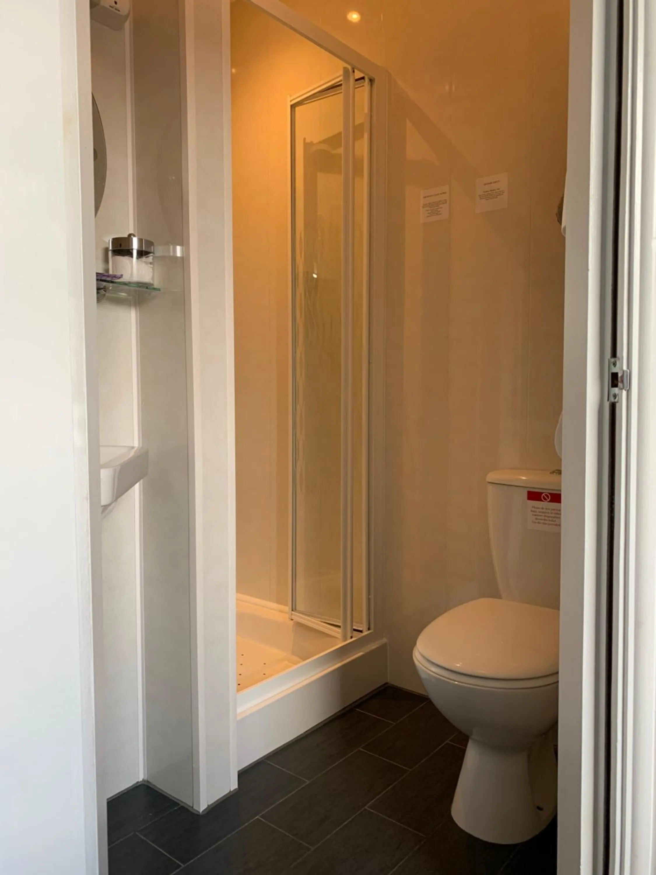 Bathroom in Armada Guesthouse