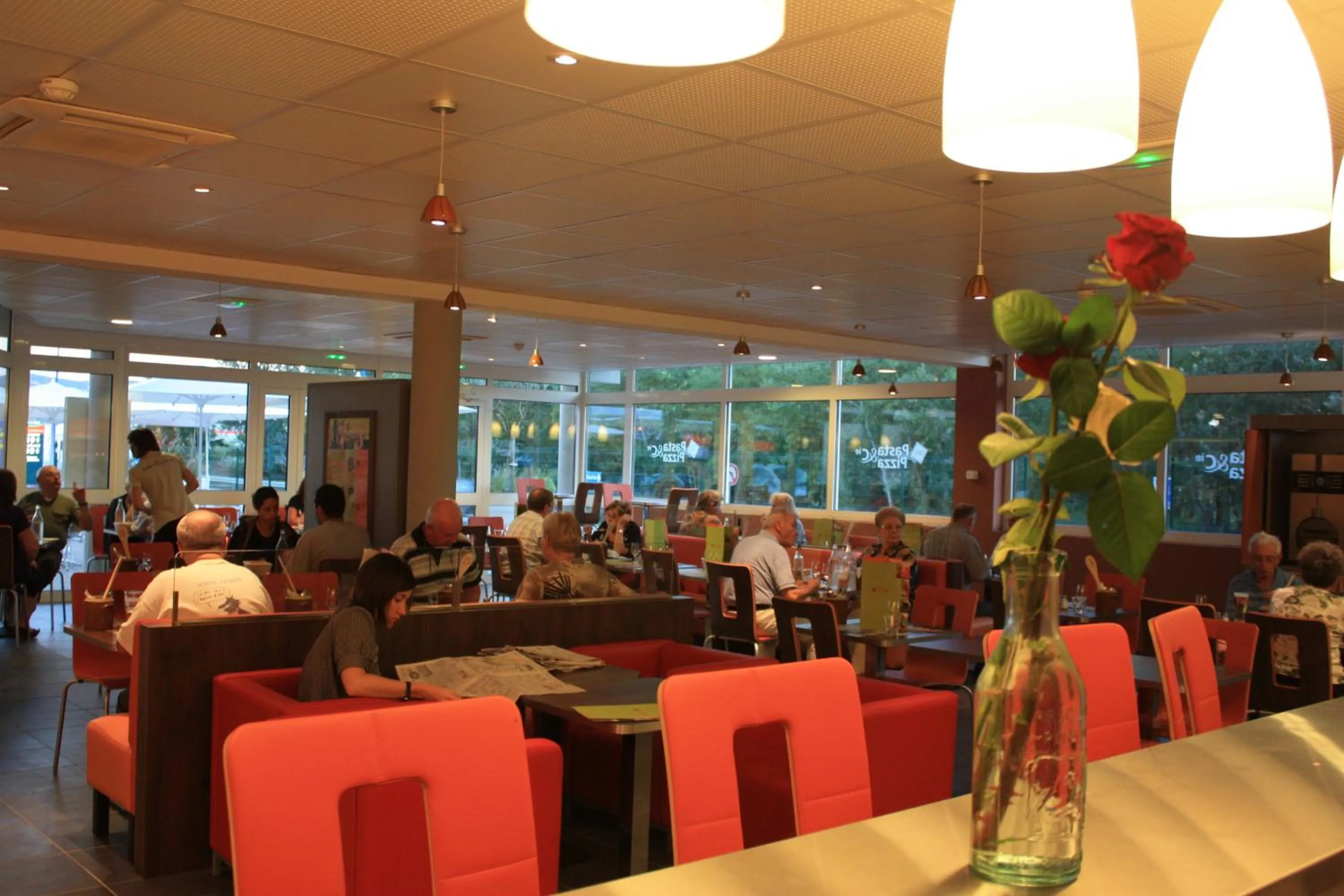 Restaurant/places to eat in ibis Loriol Le Pouzin