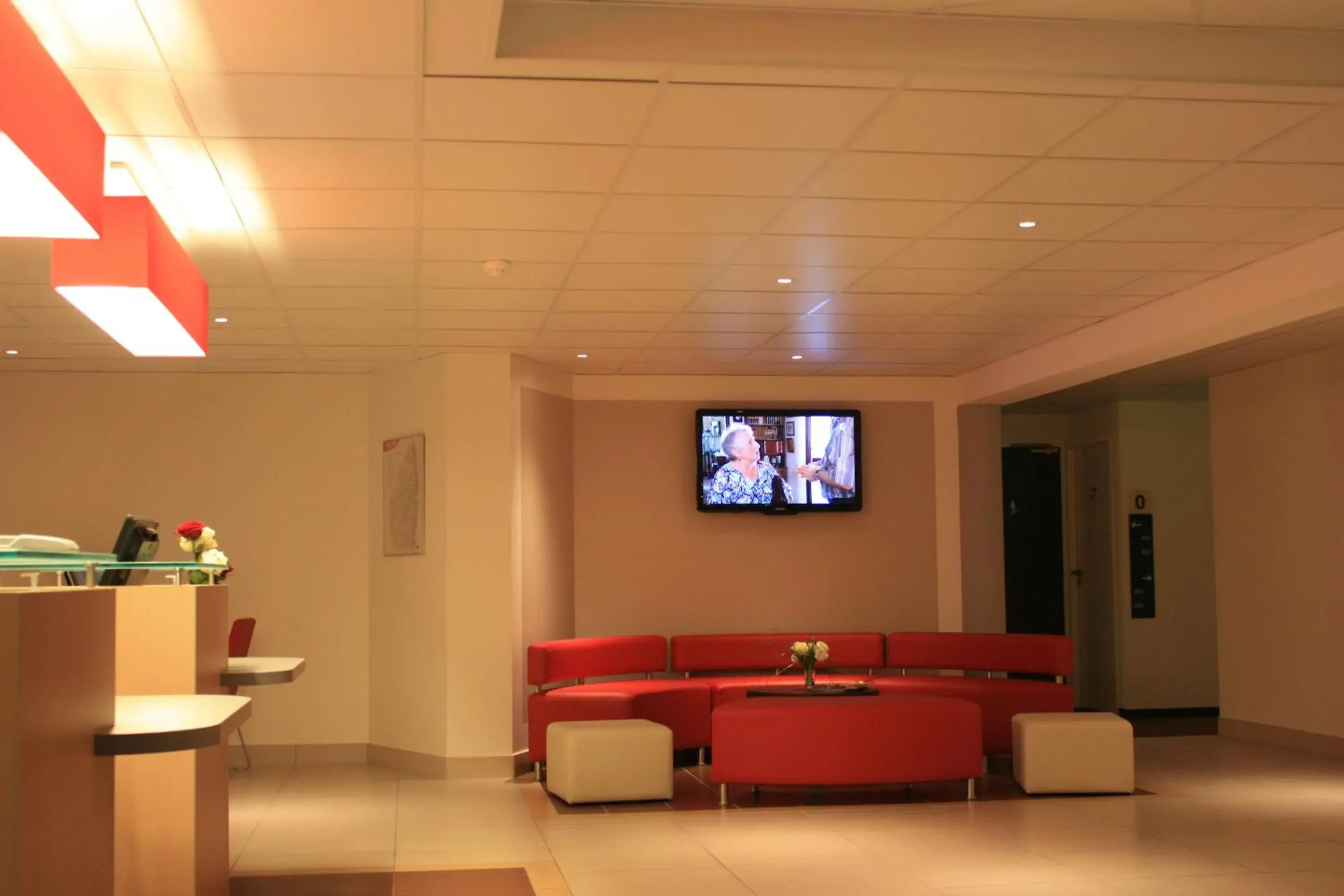 Lobby or reception in ibis Loriol Le Pouzin Lobby or reception in ibis Loriol Le Pouzin