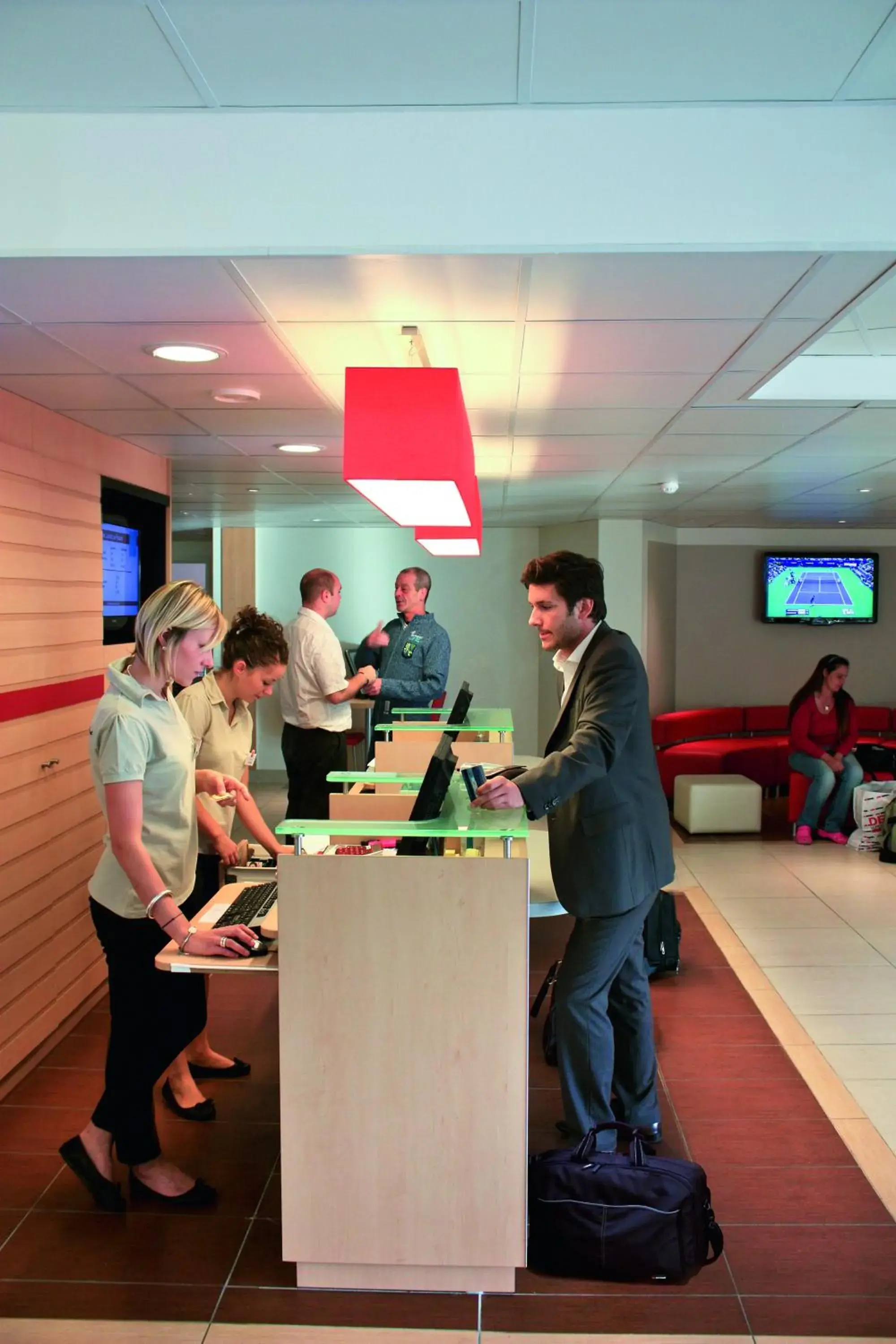 Lobby or reception in ibis Loriol Le Pouzin Lobby or reception in ibis Loriol Le Pouzin