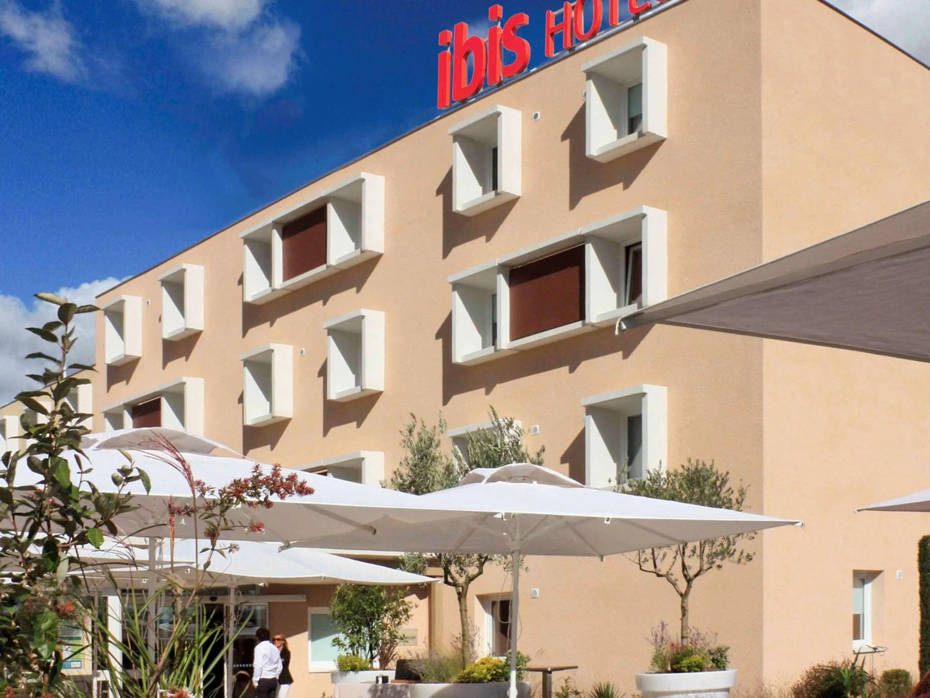 Property building in ibis Loriol Le Pouzin
