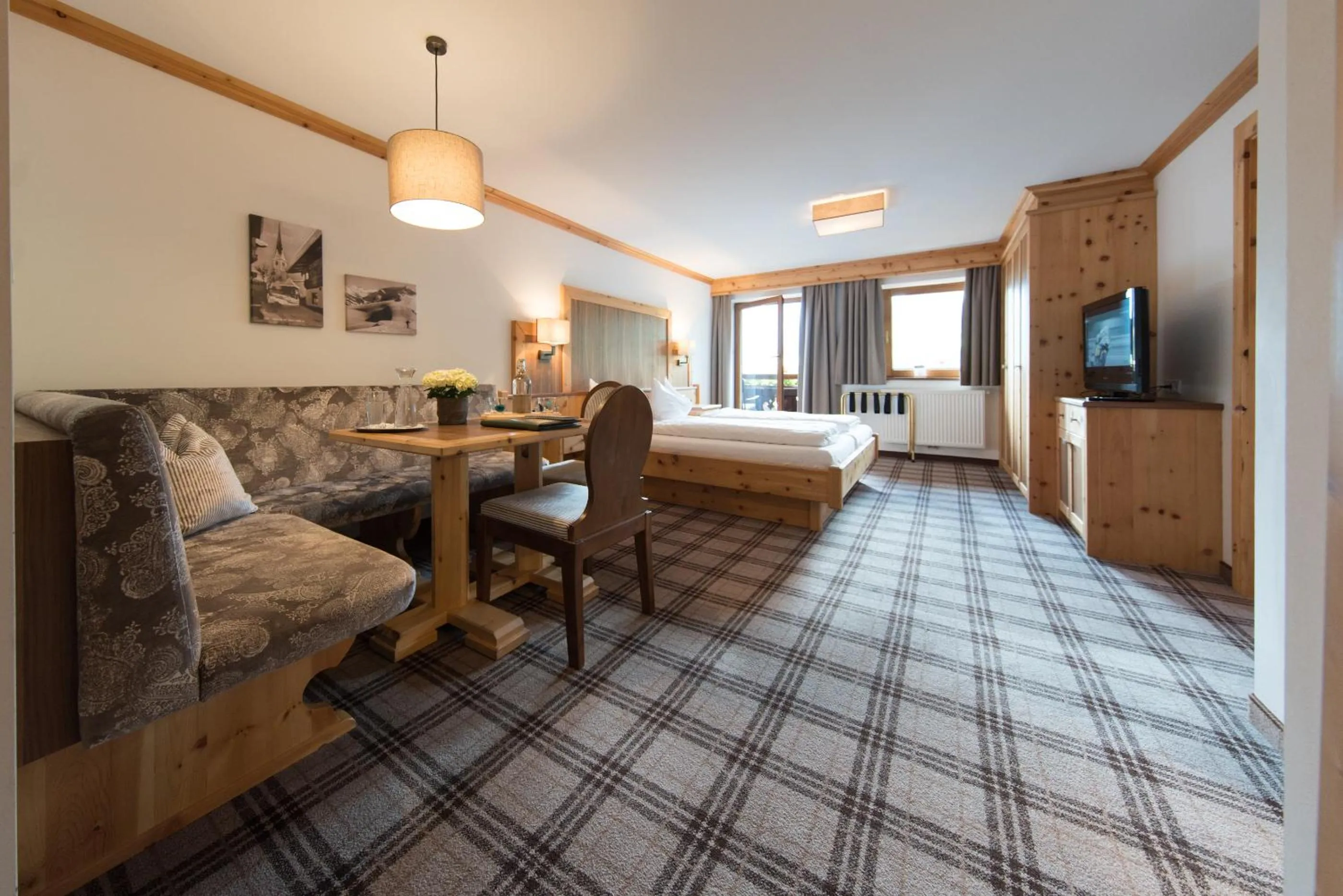 Photo of the whole room, Bed in Hotel Zur Post