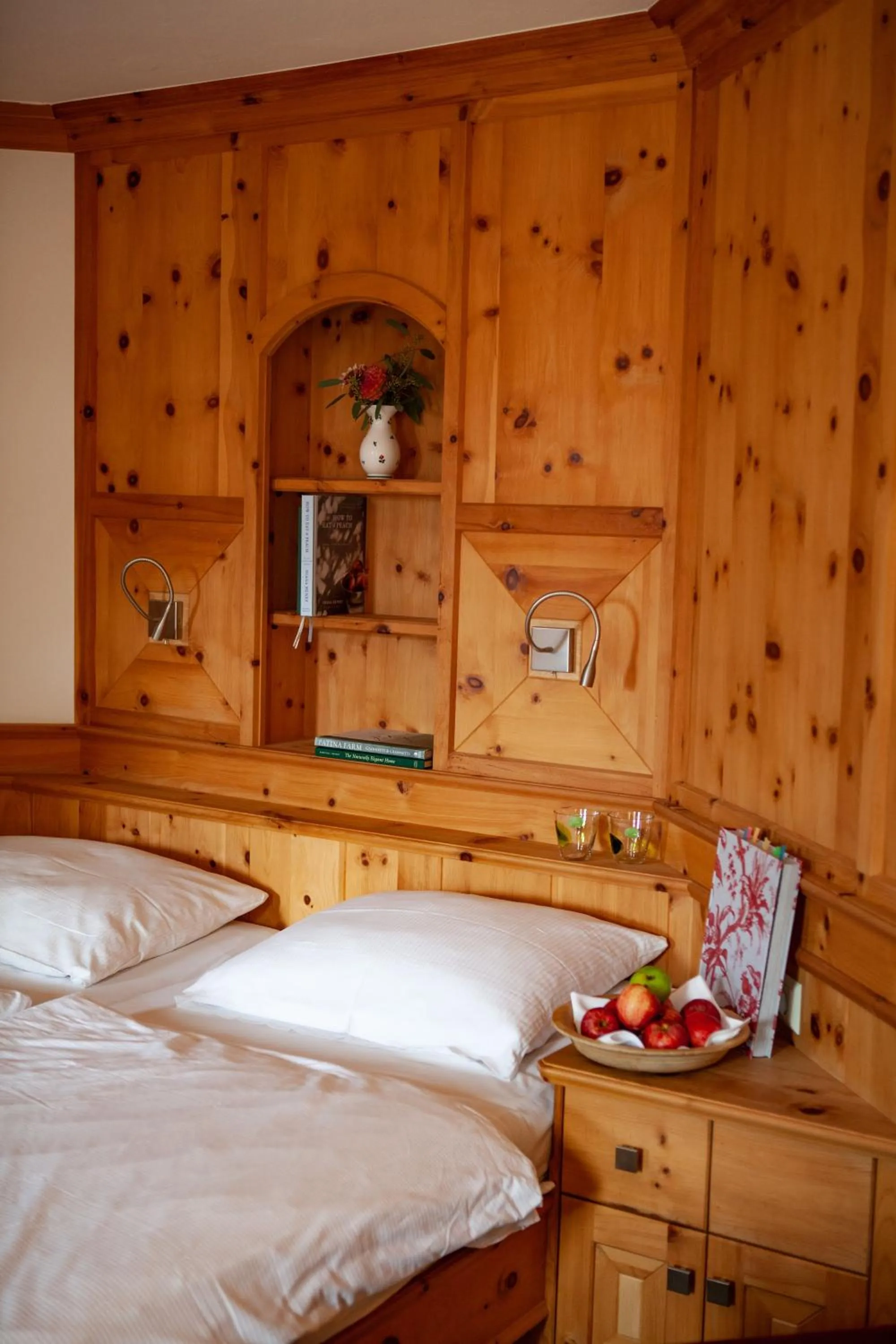 Bed in Hotel Zur Post