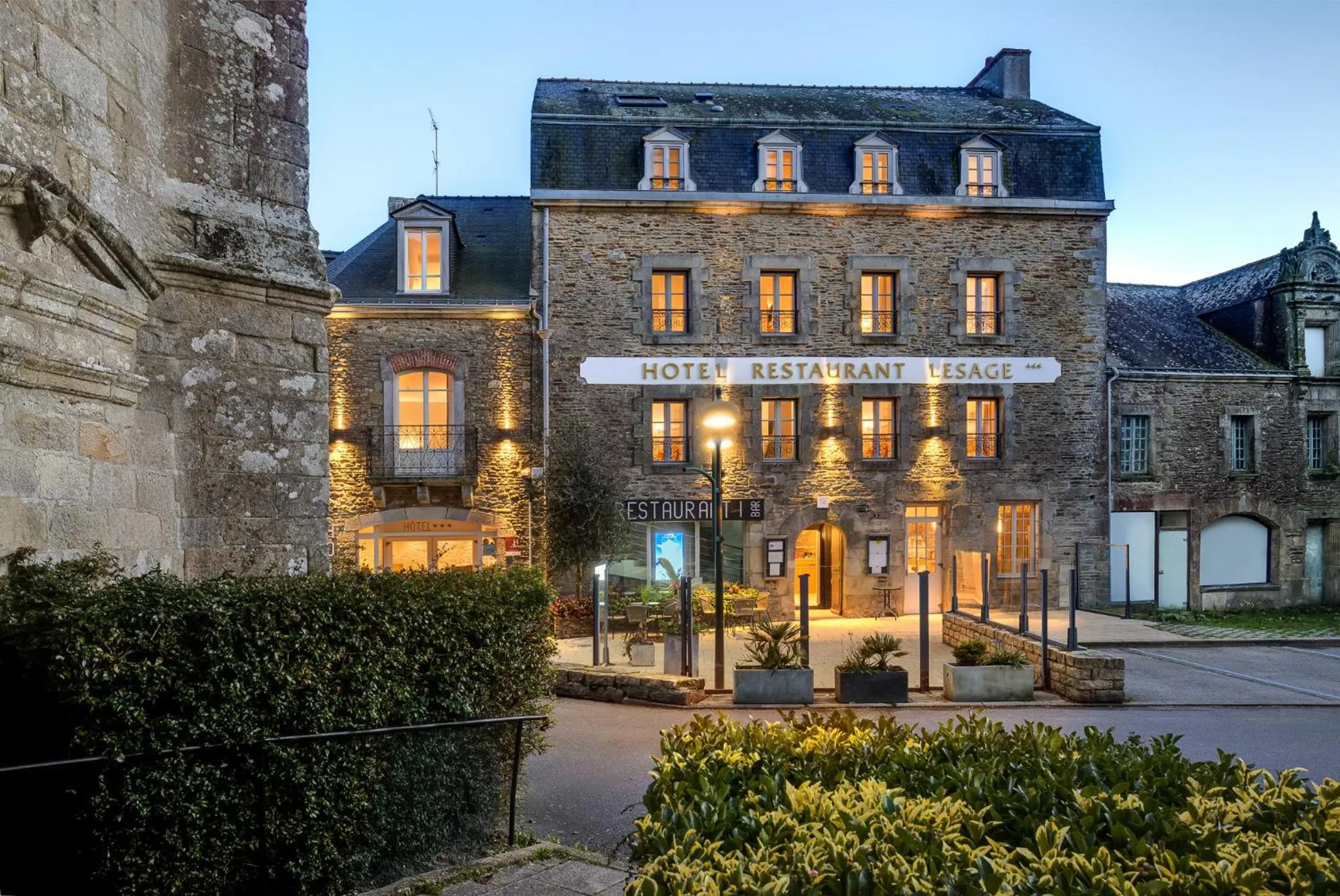 Property building in Hotel Restaurant Lesage