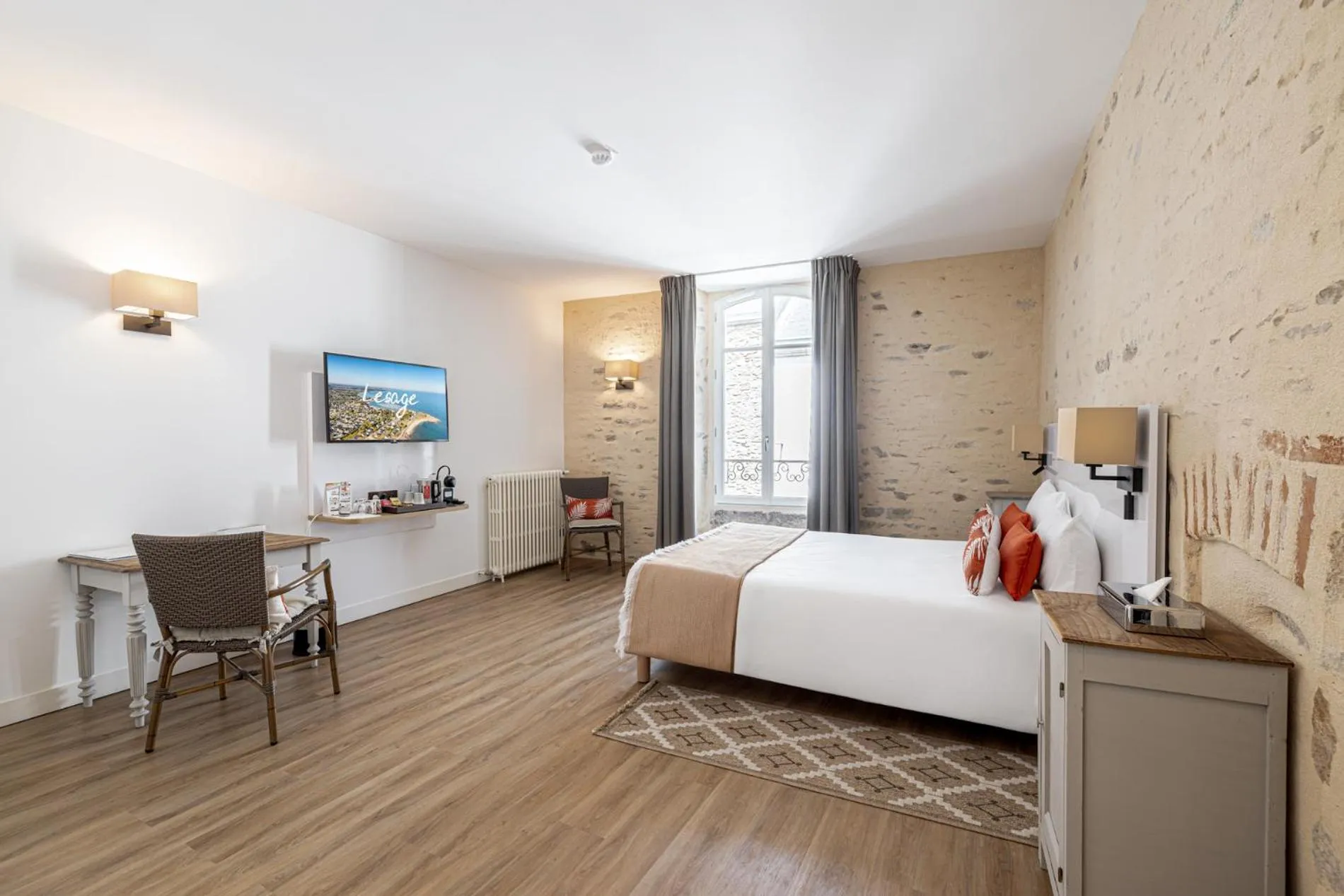 Coffee/tea facilities in Hotel Restaurant Lesage