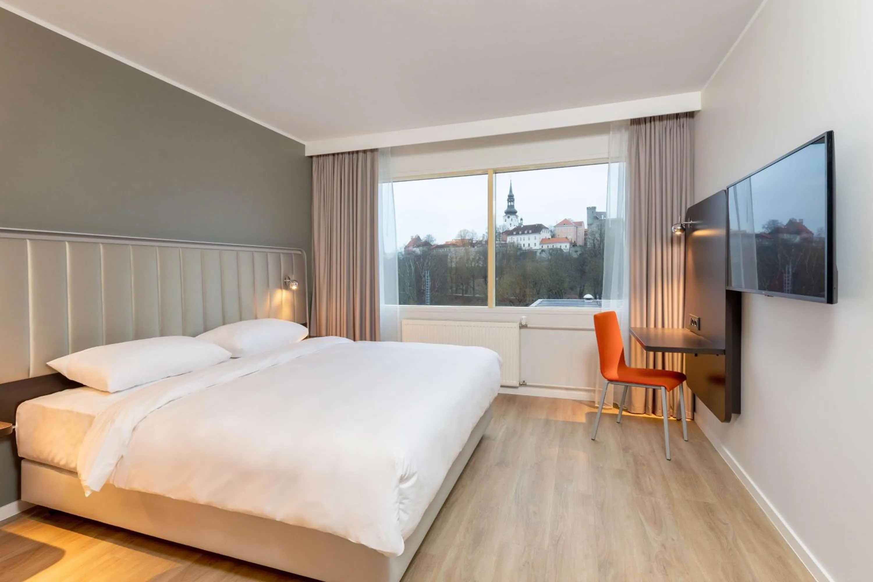 Photo of the whole room, Bed in Park Inn by Radisson Meriton Conference & Spa Hotel Tallinn