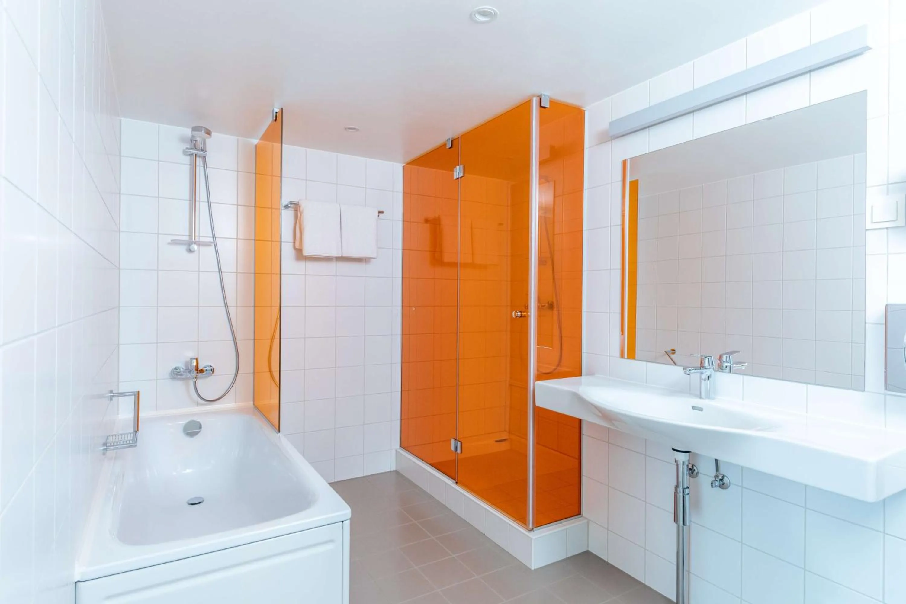 Shower in Park Inn by Radisson Meriton Conference & Spa Hotel Tallinn