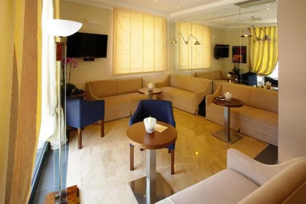 Communal lounge/ TV room in Hotel Messenion