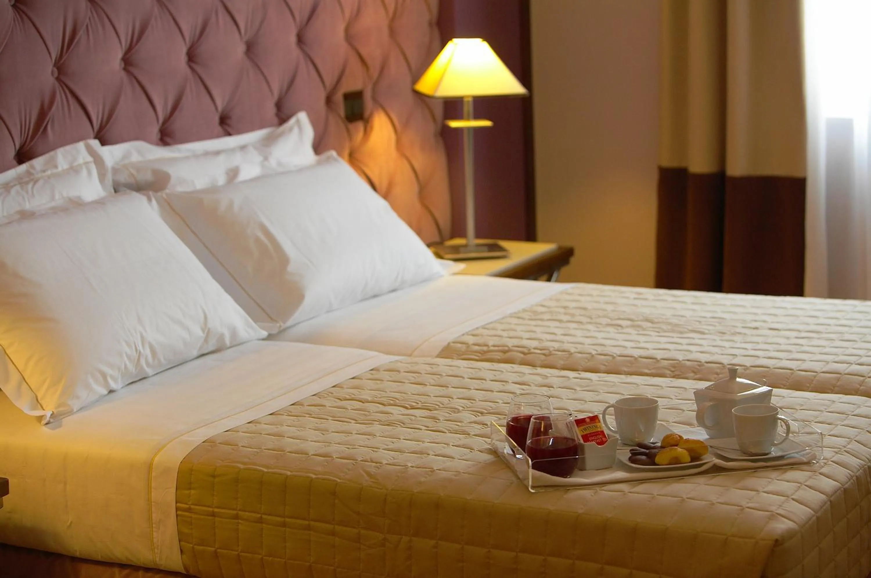 Bed in Hotel Messenion