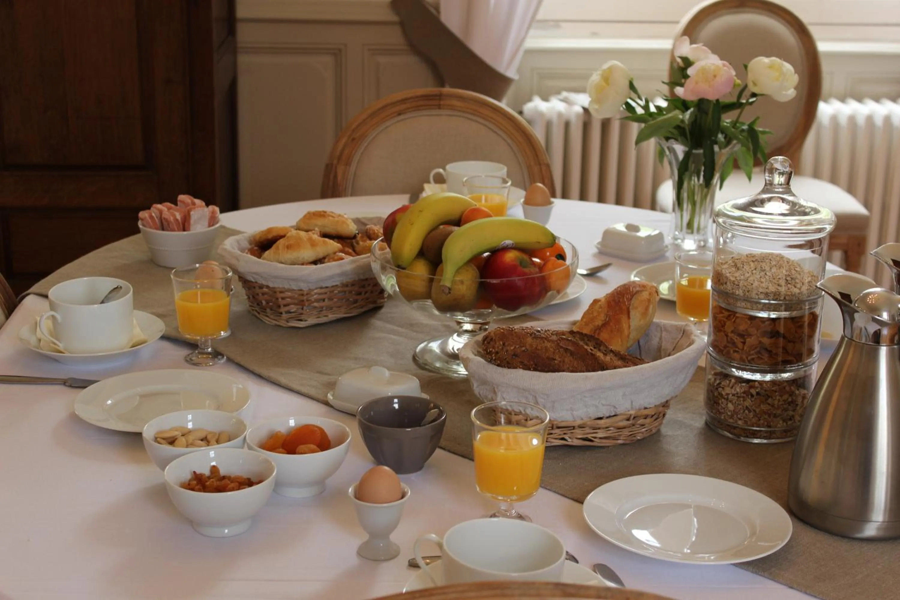 Continental breakfast in Le Grand Arbre
