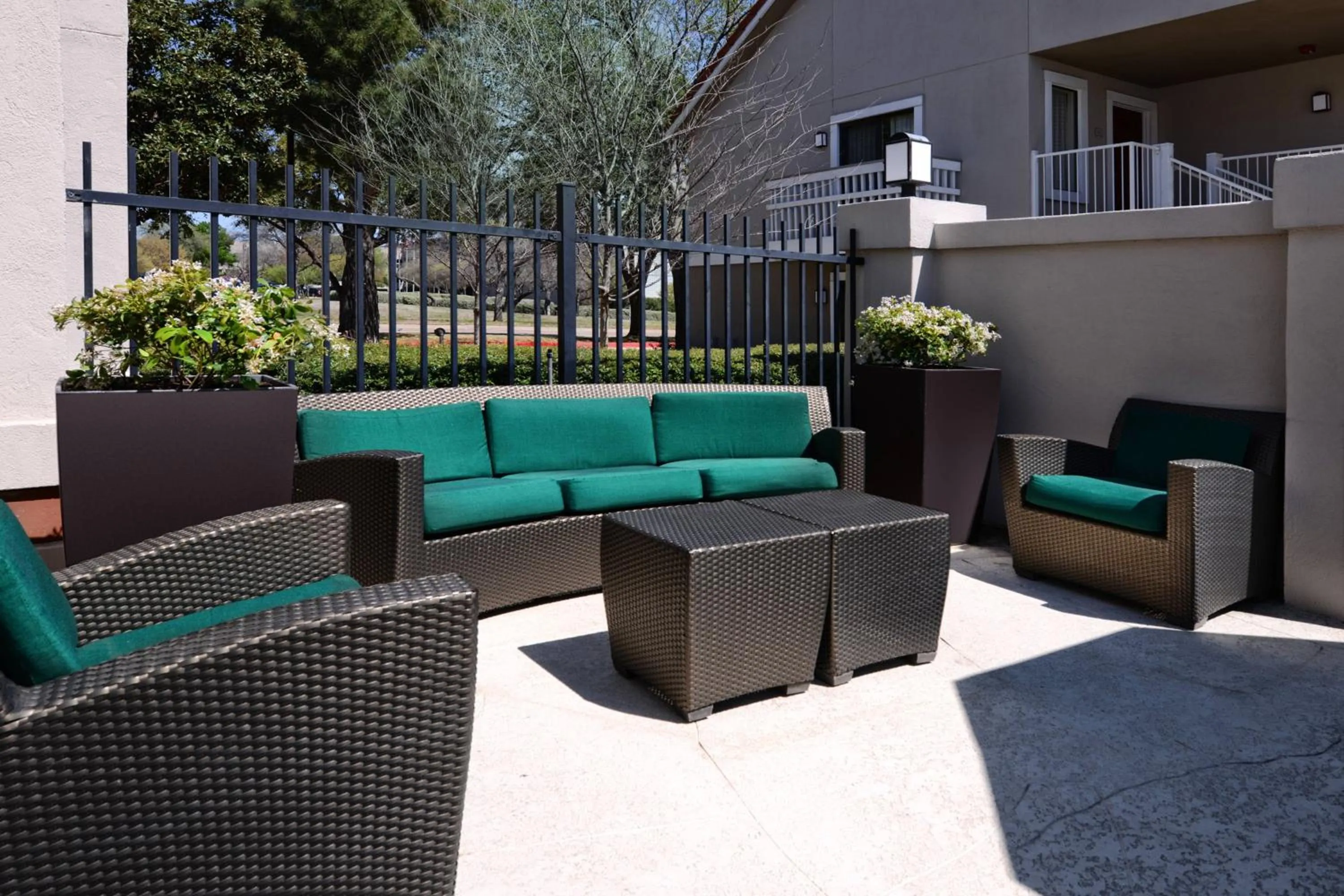 Swimming pool in Residence Inn Dallas Las Colinas