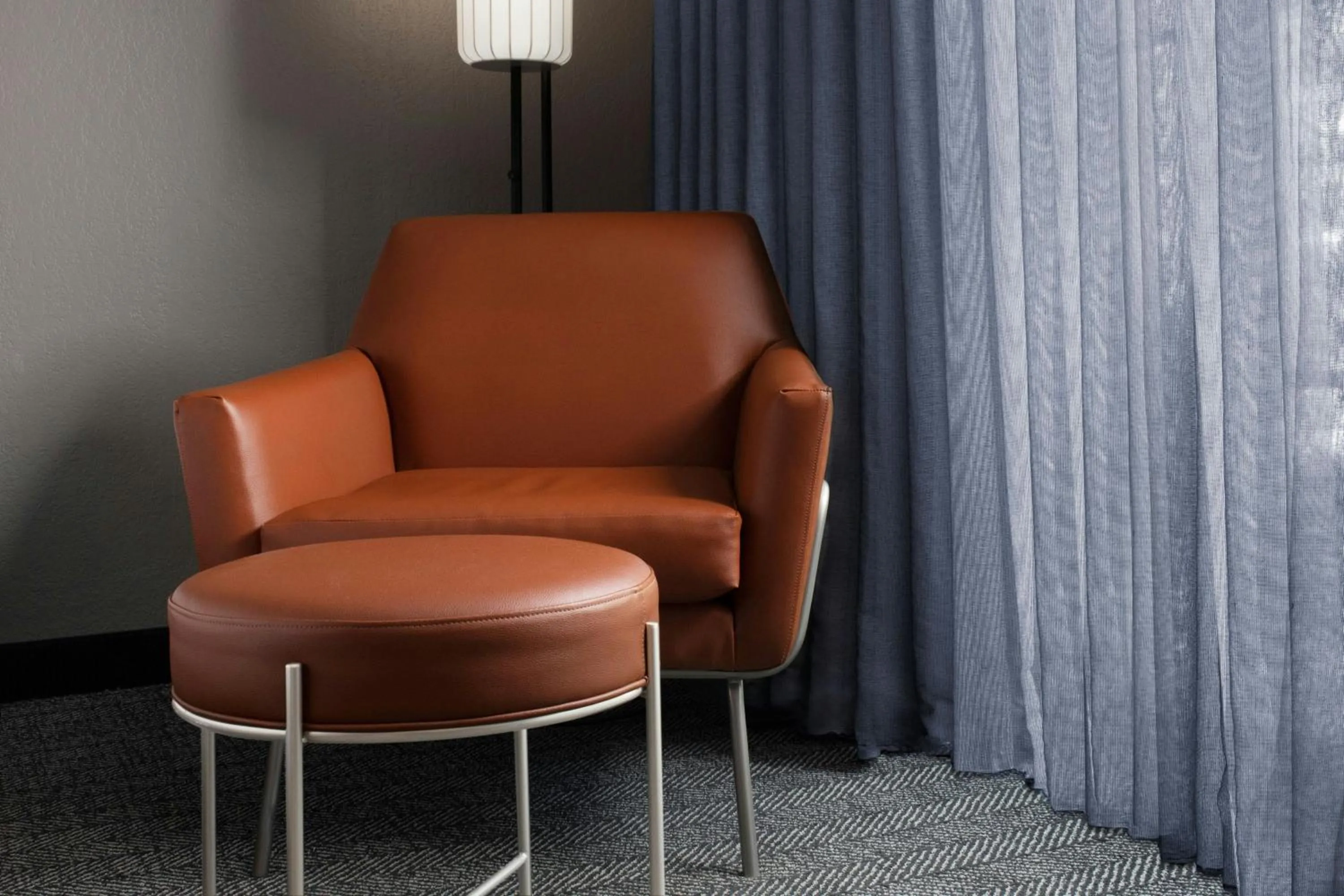 Photo of the whole room in Courtyard Dallas Las Colinas