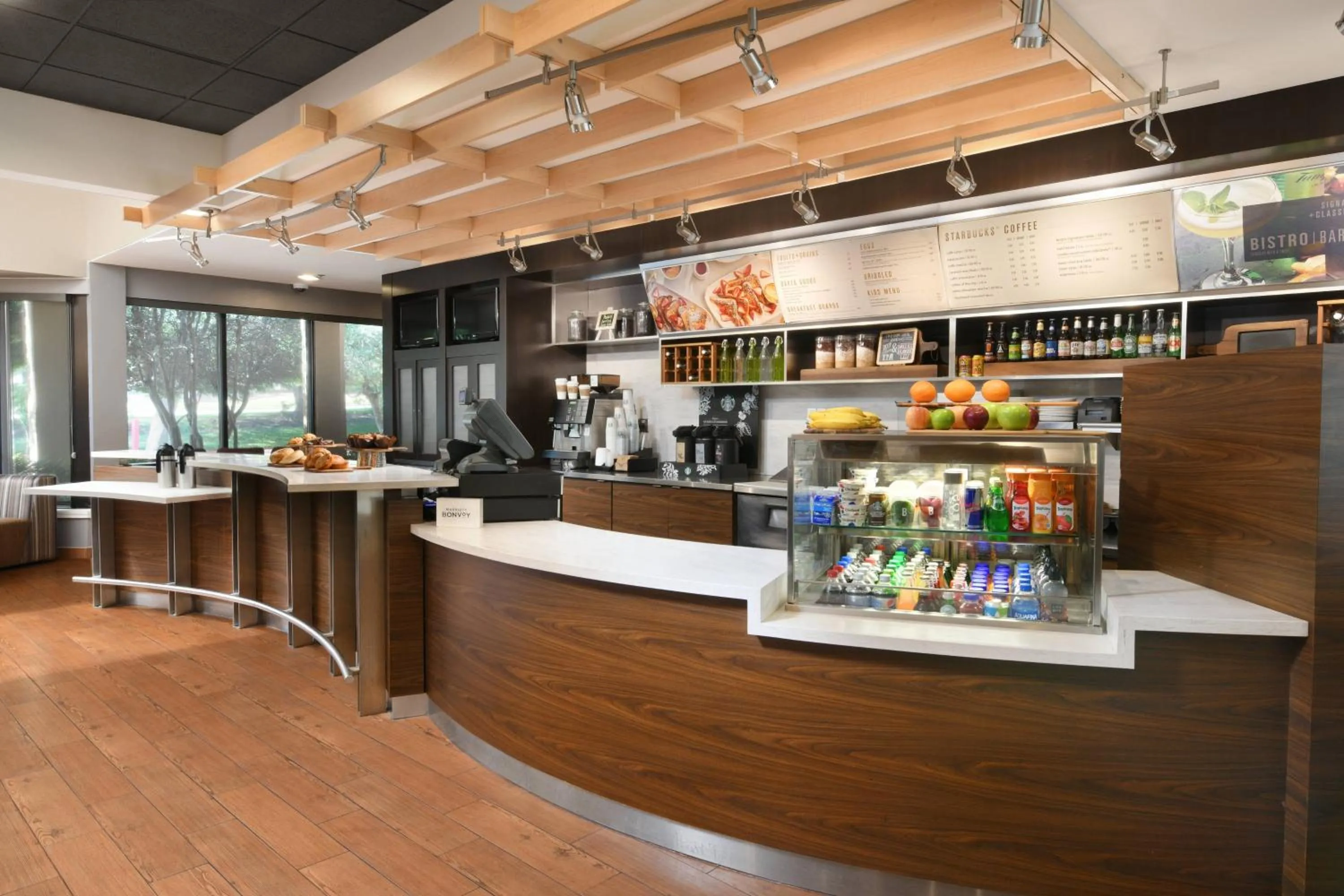 Breakfast in Courtyard Dallas Las Colinas