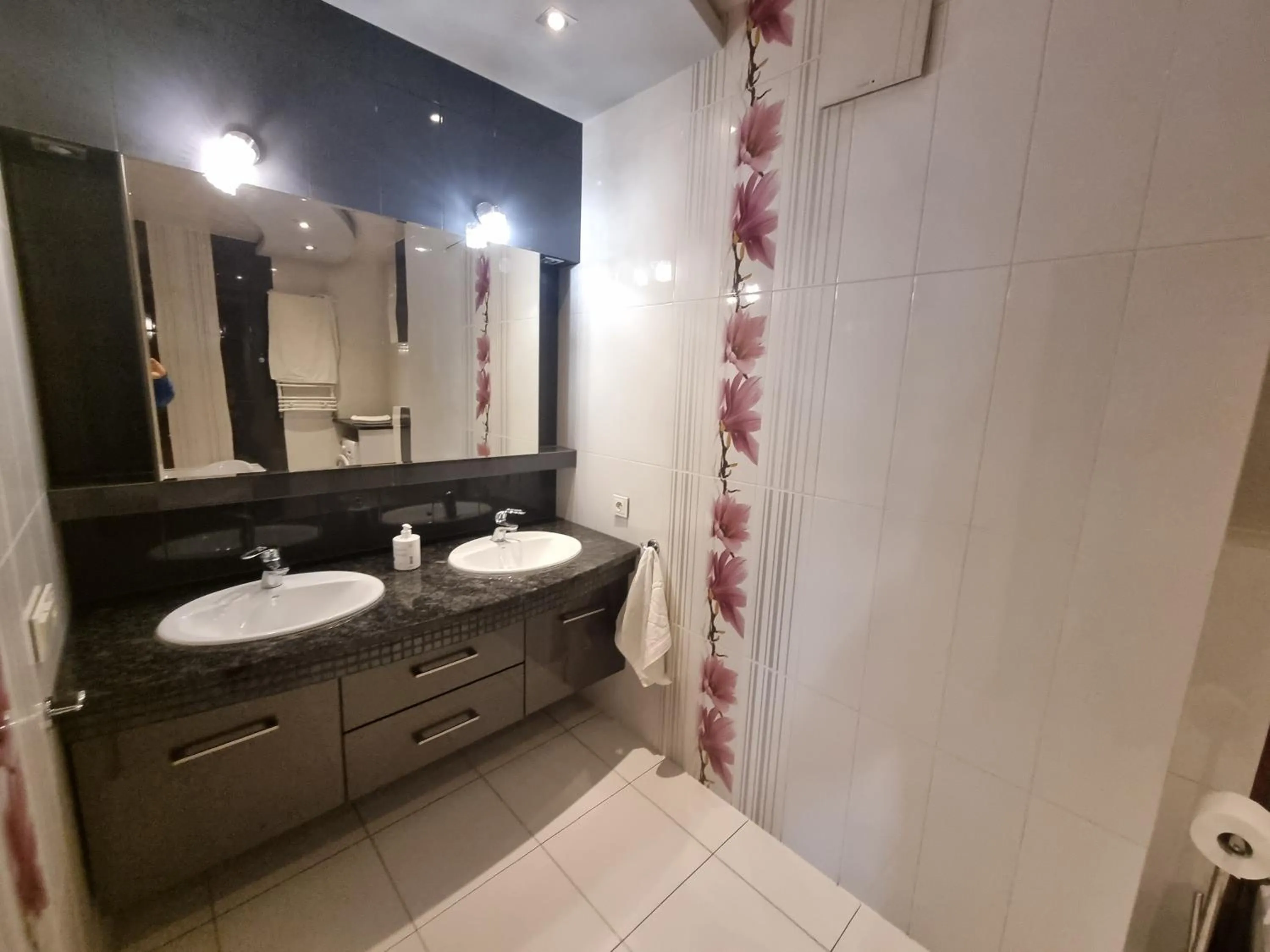 Senator Warsaw Apartments