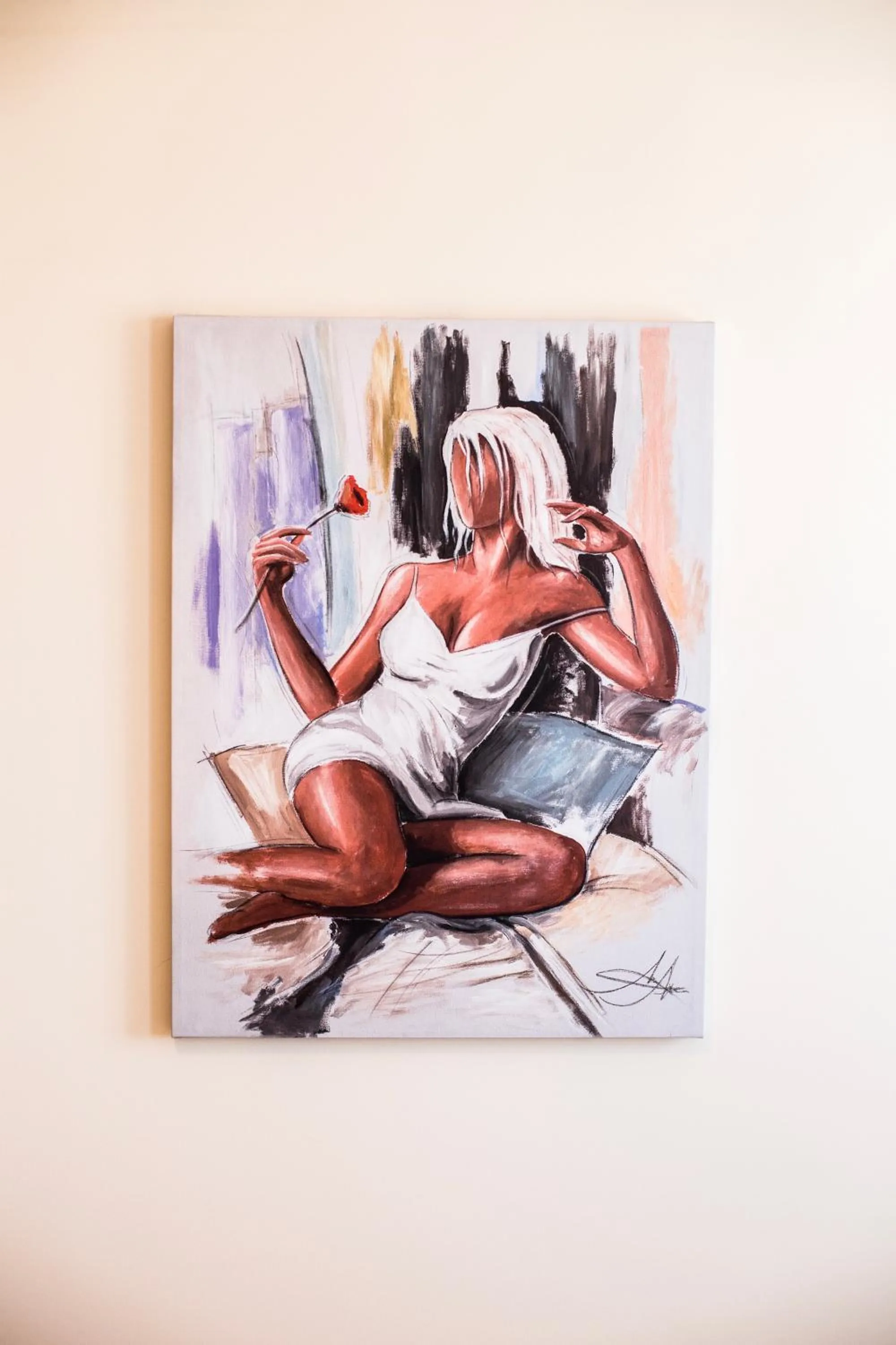 Decorative detail in Senator Warsaw Apartments