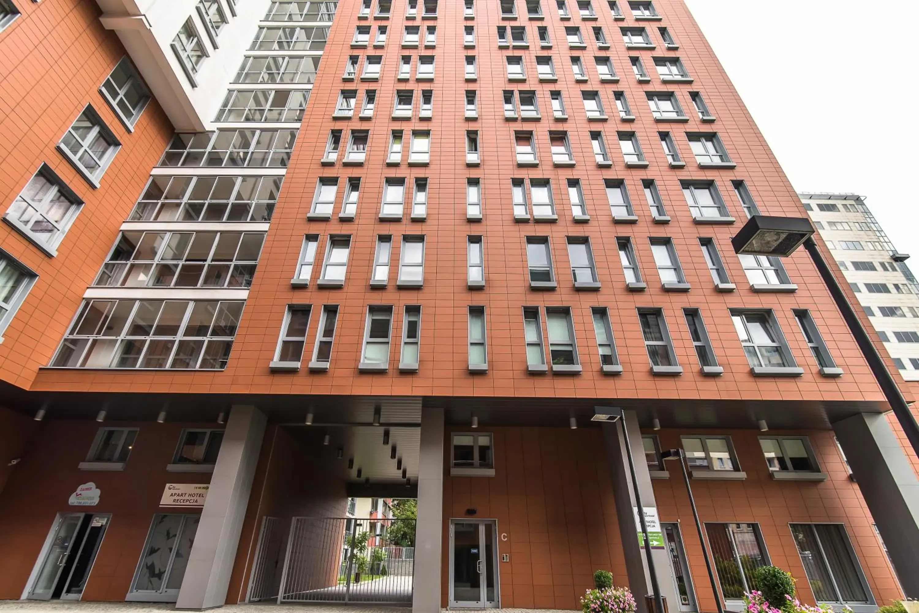 Property building in Senator Warsaw Apartments Property building in Senator Warsaw Apartments