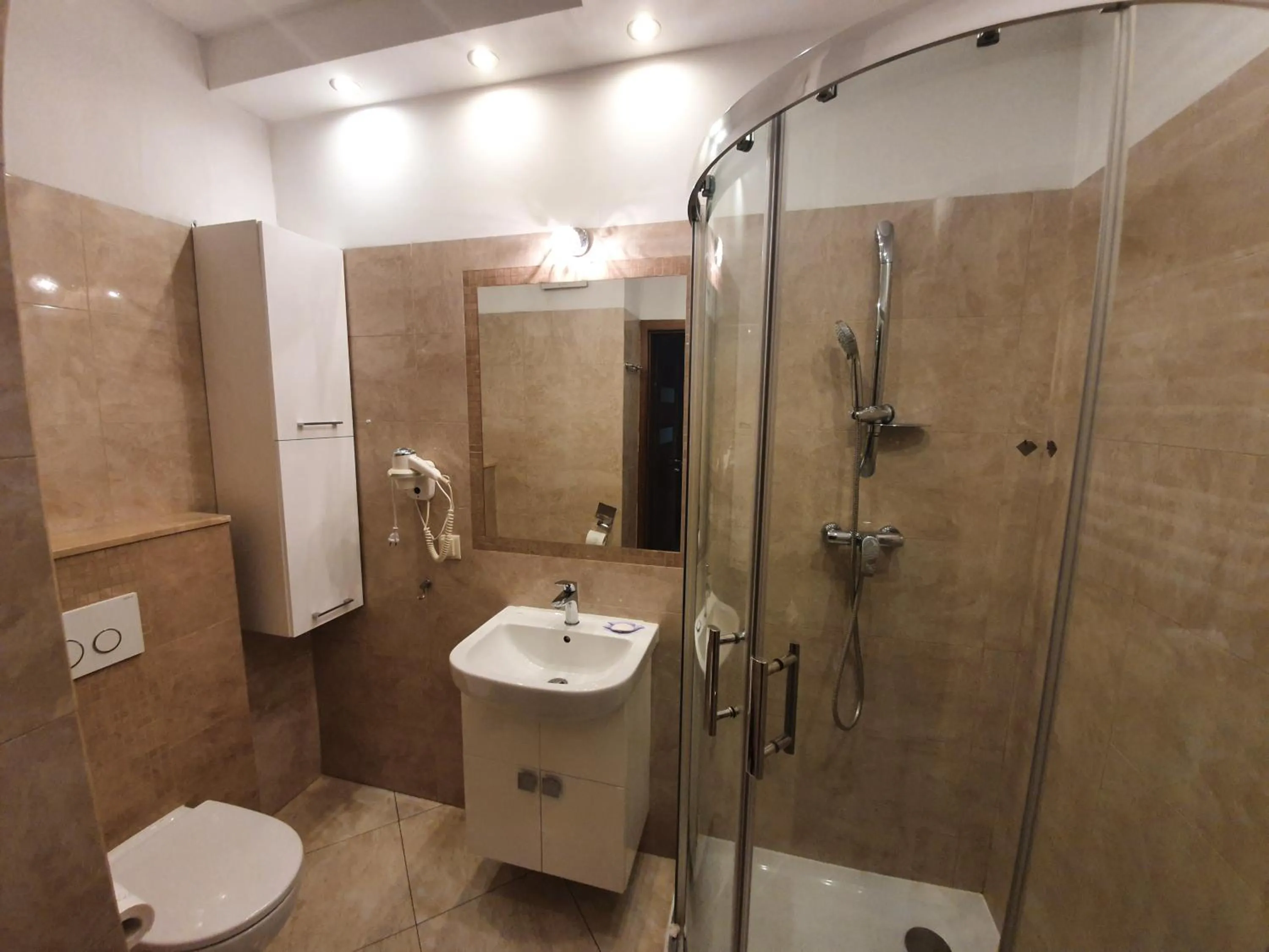 Senator Warsaw Apartments