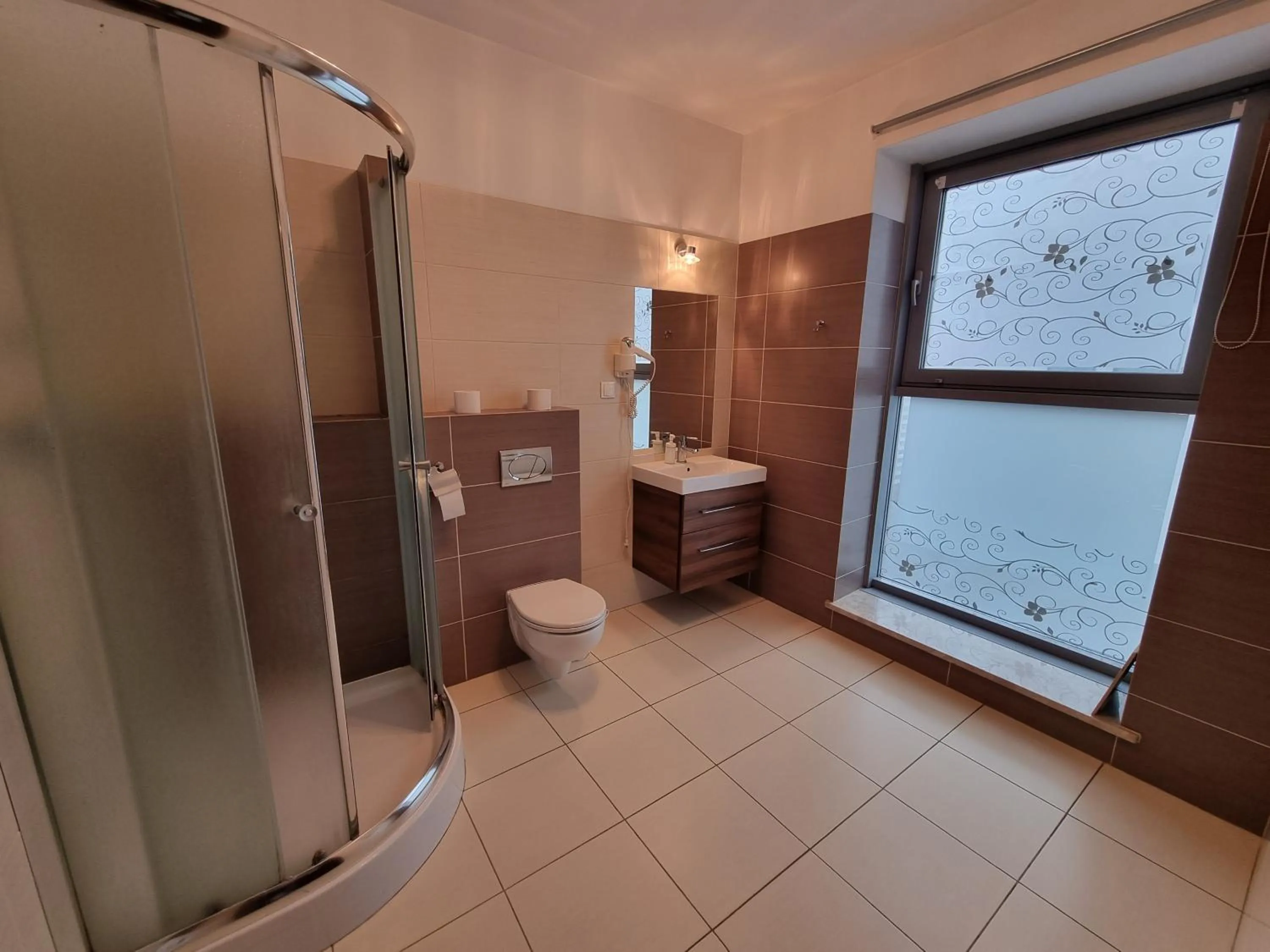 Senator Warsaw Apartments