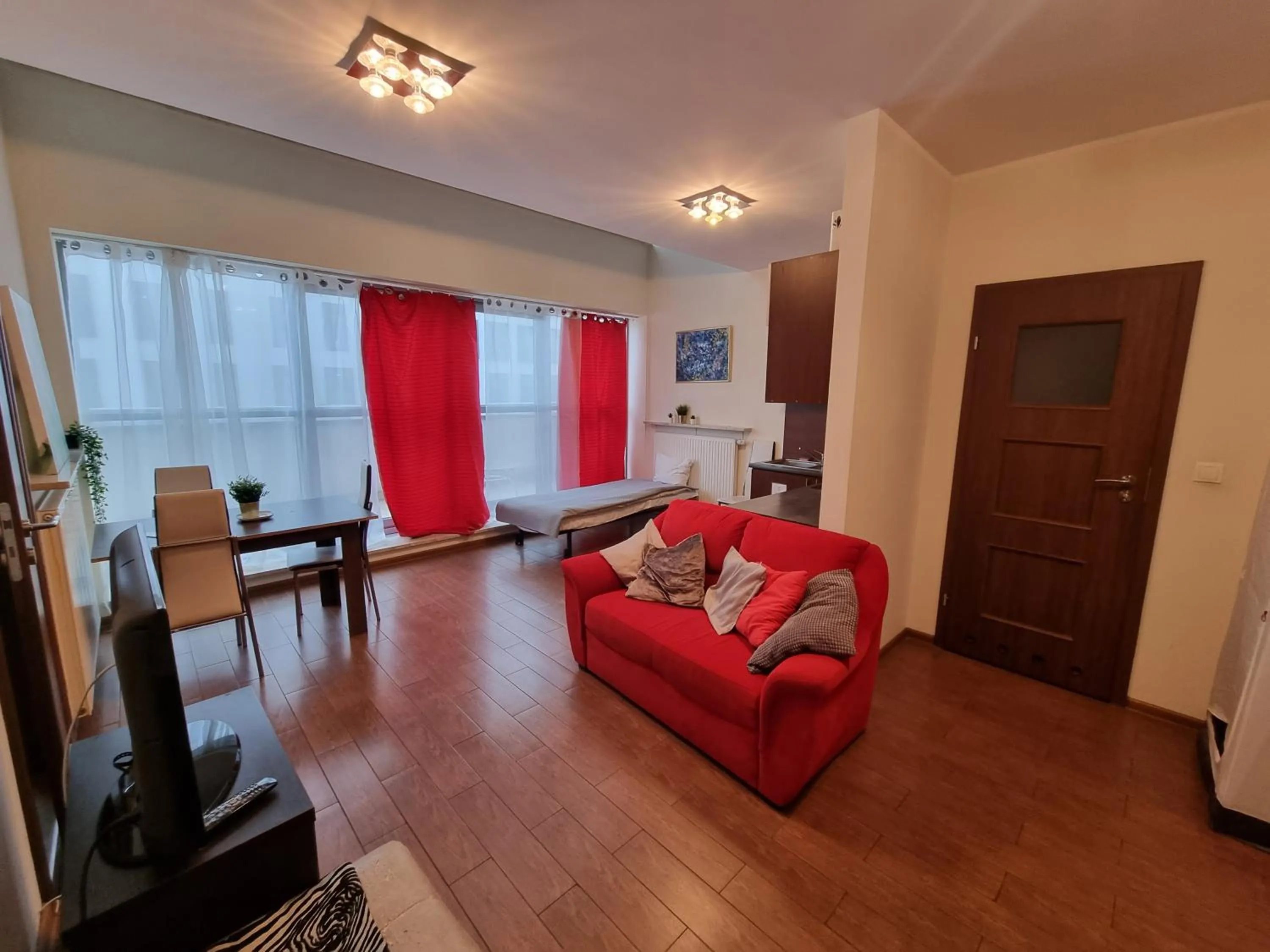 TV and multimedia in Senator Warsaw Apartments