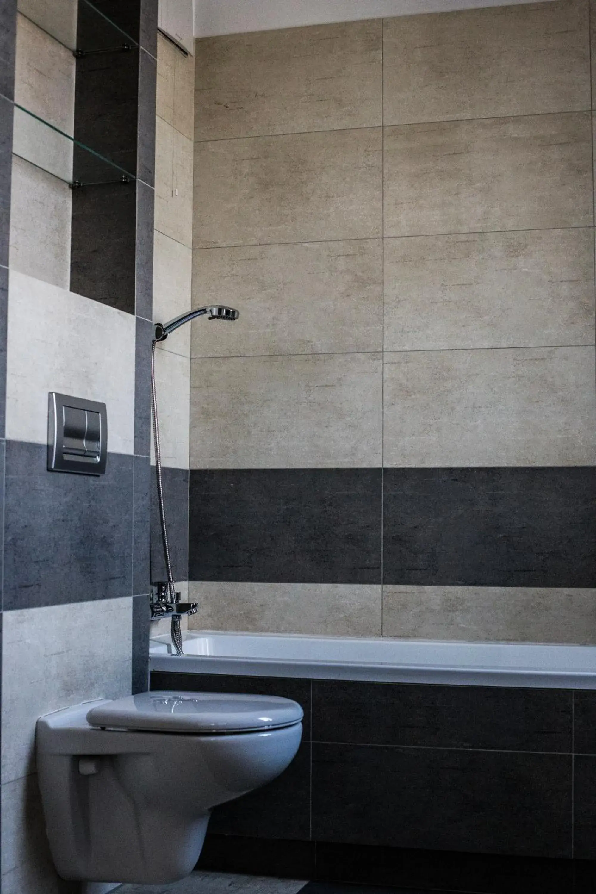 Toilet in Senator Warsaw Apartments Toilet in Senator Warsaw Apartments