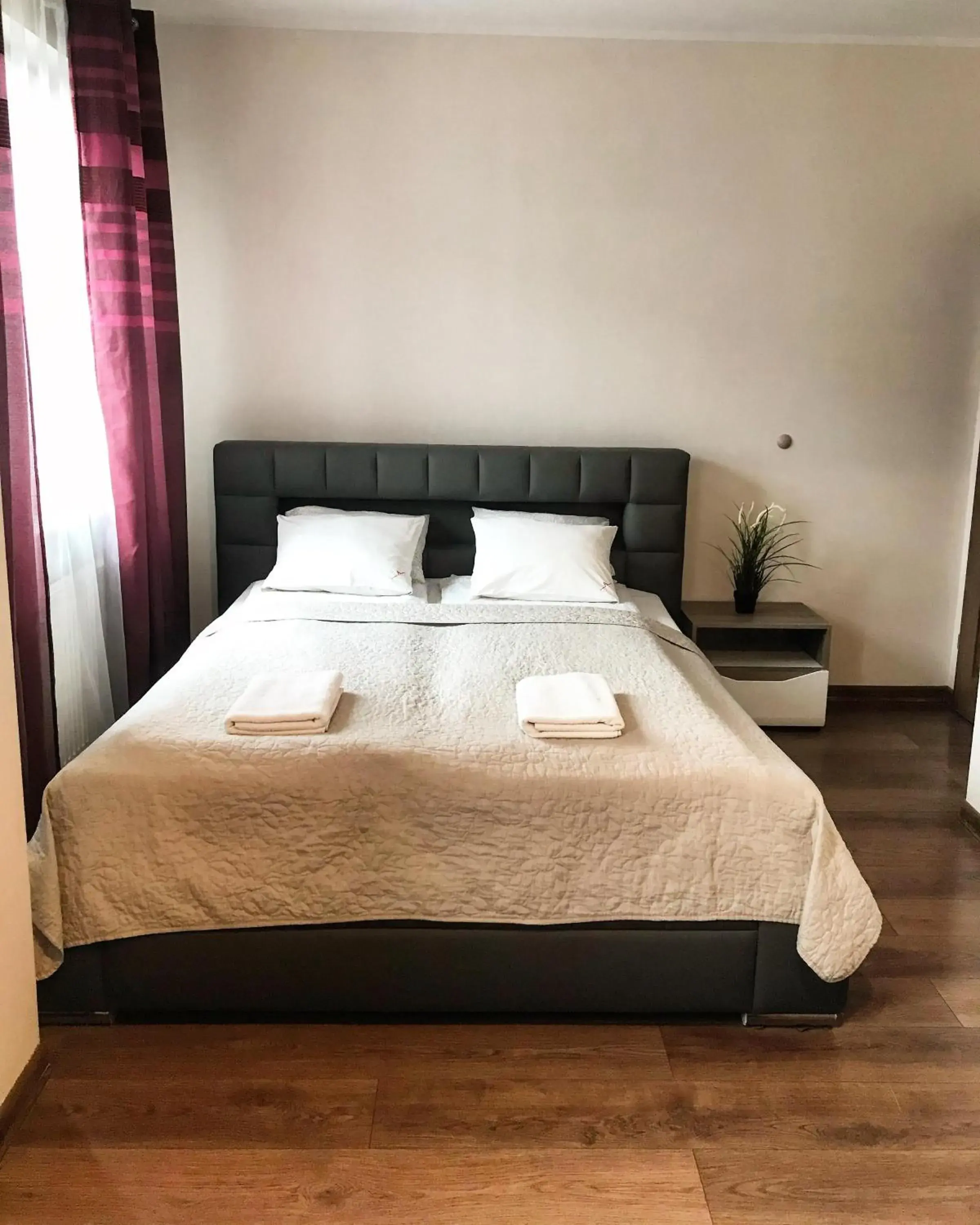 Bed in Senator Warsaw Apartments Bed in Senator Warsaw Apartments