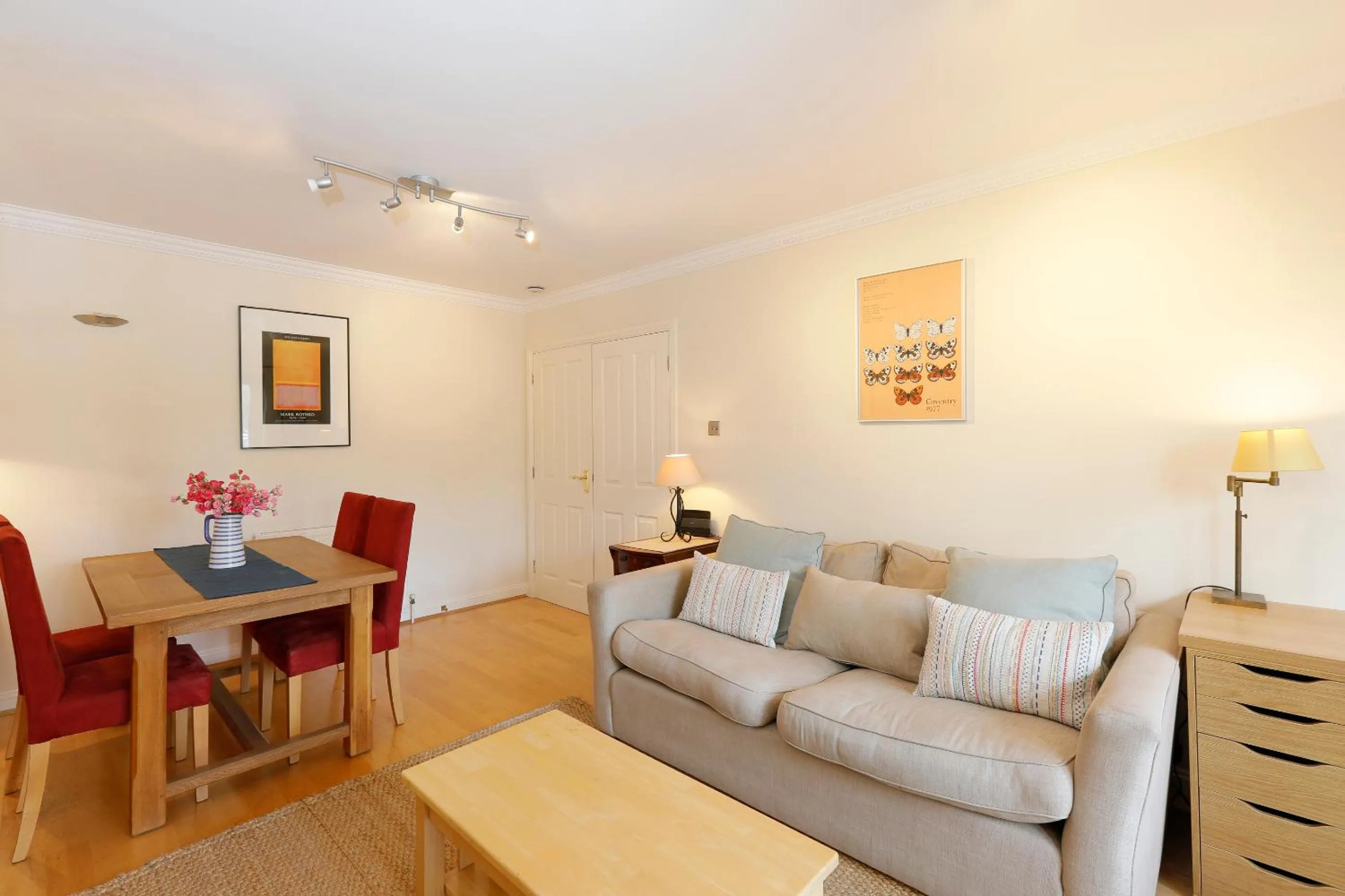 JOIVY Cozy apartment near National Theatre