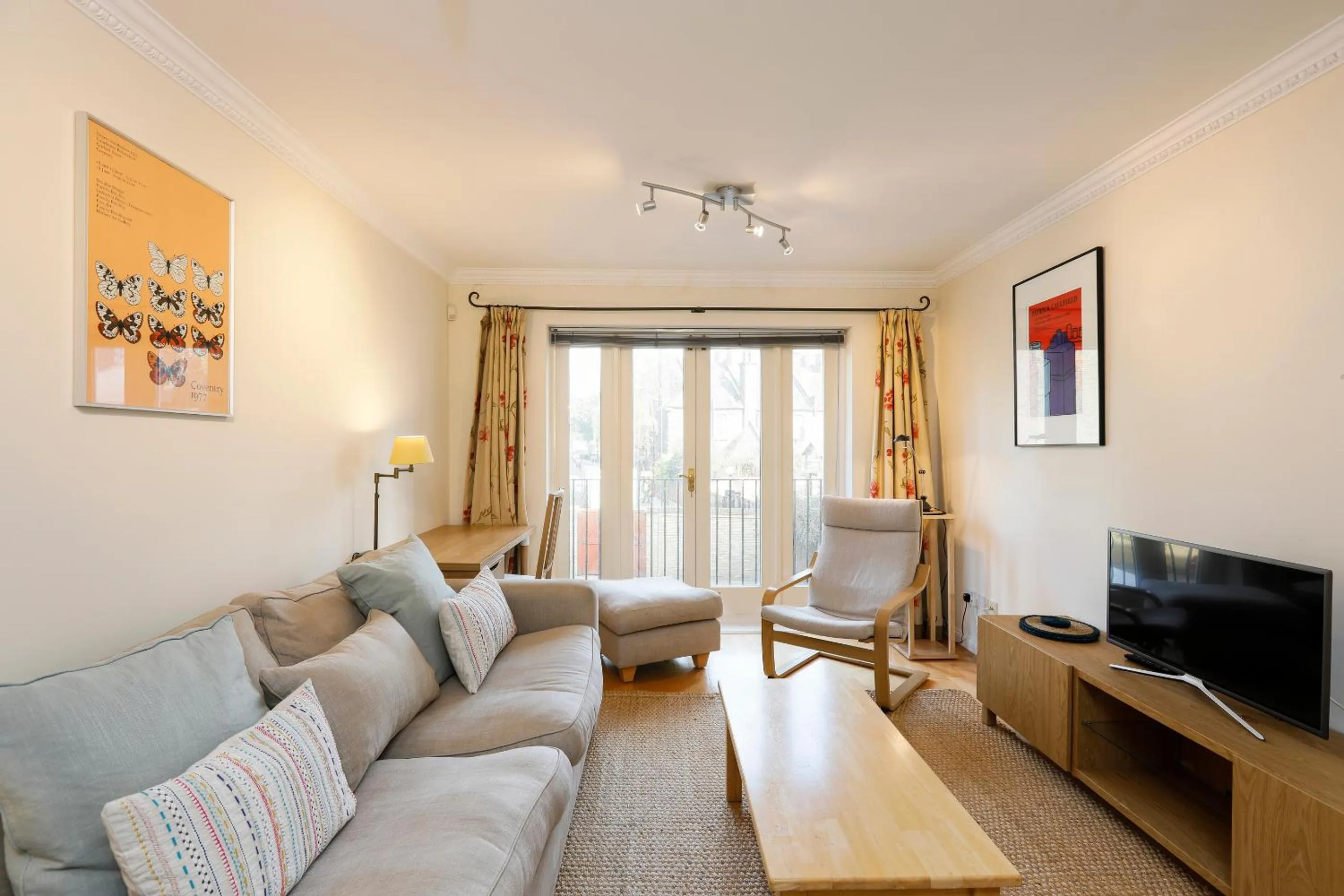 JOIVY Cozy apartment near National Theatre