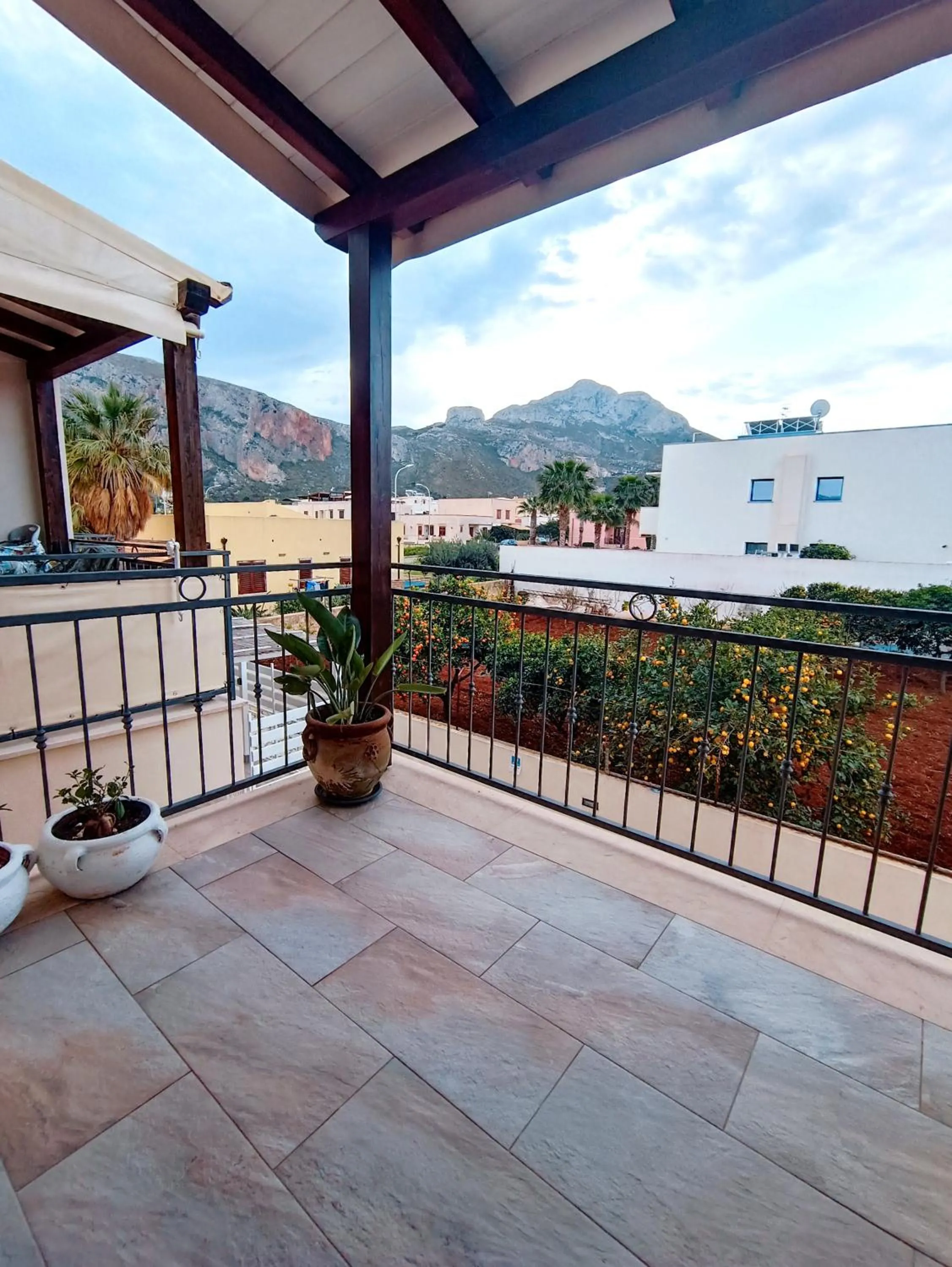 Property building in Appartamento Le Ginestre
