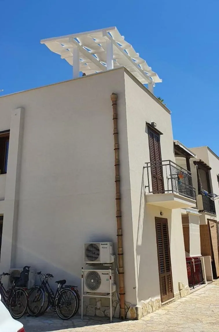 Property building in Appartamento Le Ginestre
