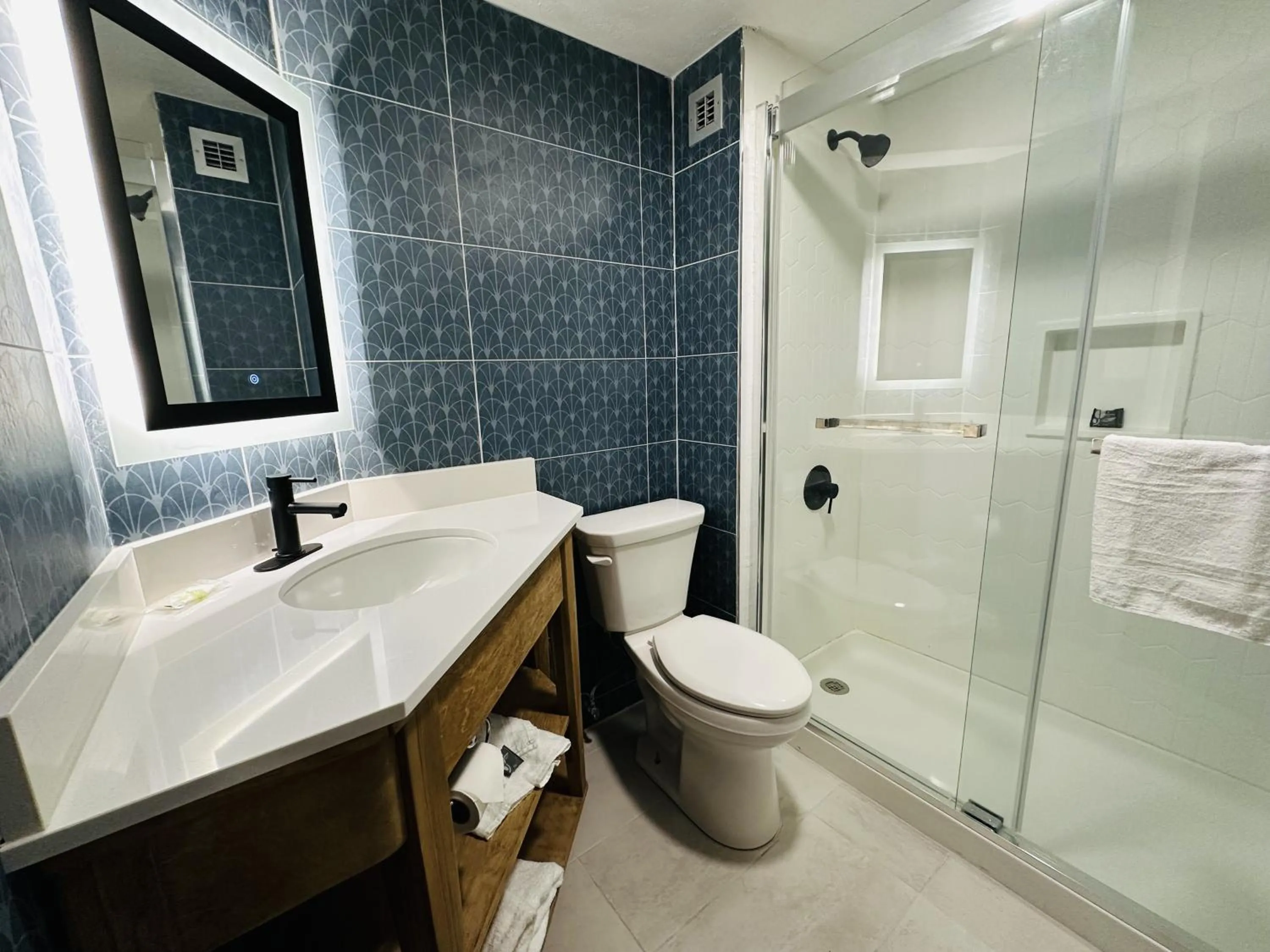 Toilet in Country Inn & Suites by Radisson, Canton near Hall of Fame