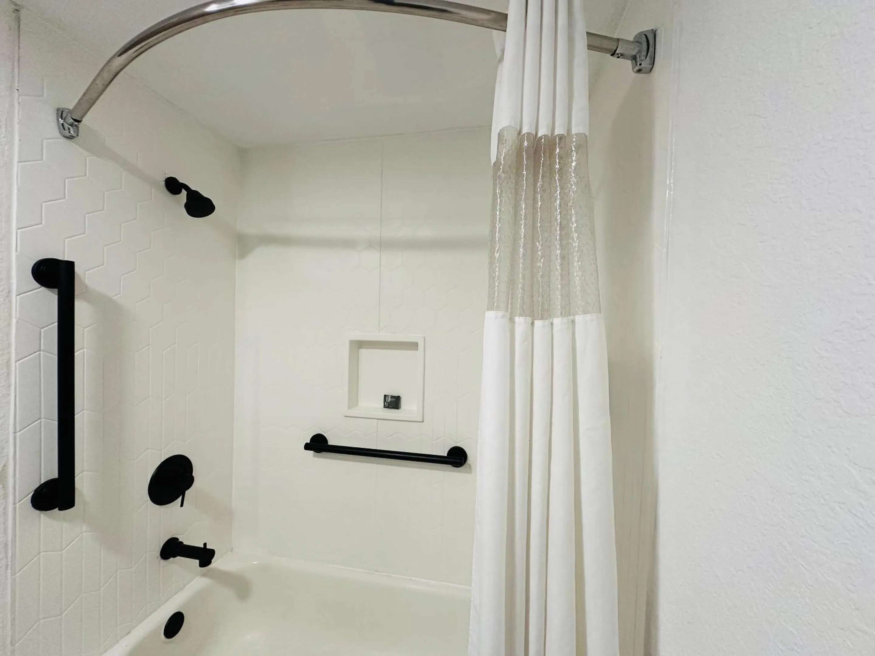 Bedroom in Country Inn & Suites by Radisson, Canton near Hall of Fame