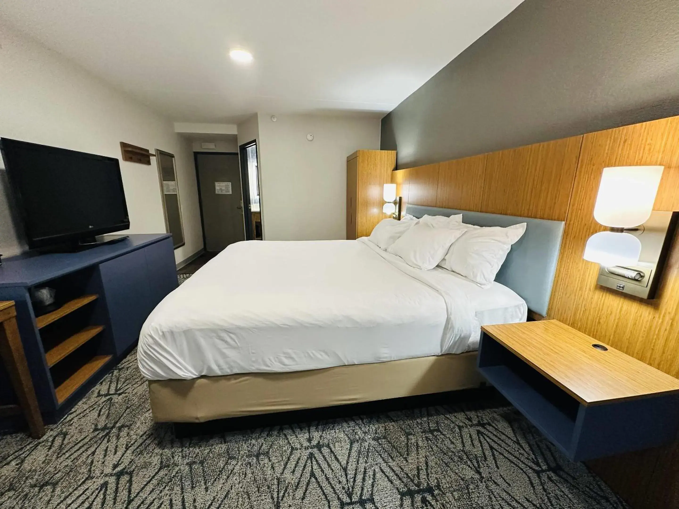 Bedroom in Country Inn & Suites by Radisson, Canton near Hall of Fame Bedroom in Country Inn & Suites by Radisson, Canton near Hall of Fame