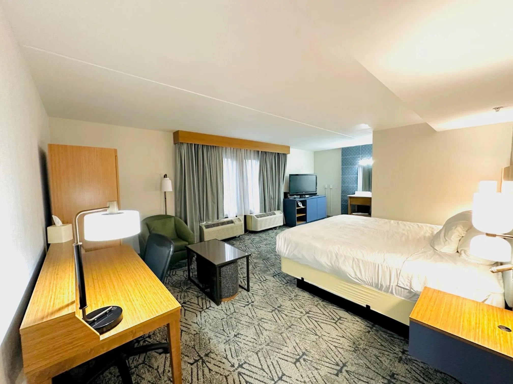 Photo of the whole room in Country Inn & Suites by Radisson, Canton near Hall of Fame