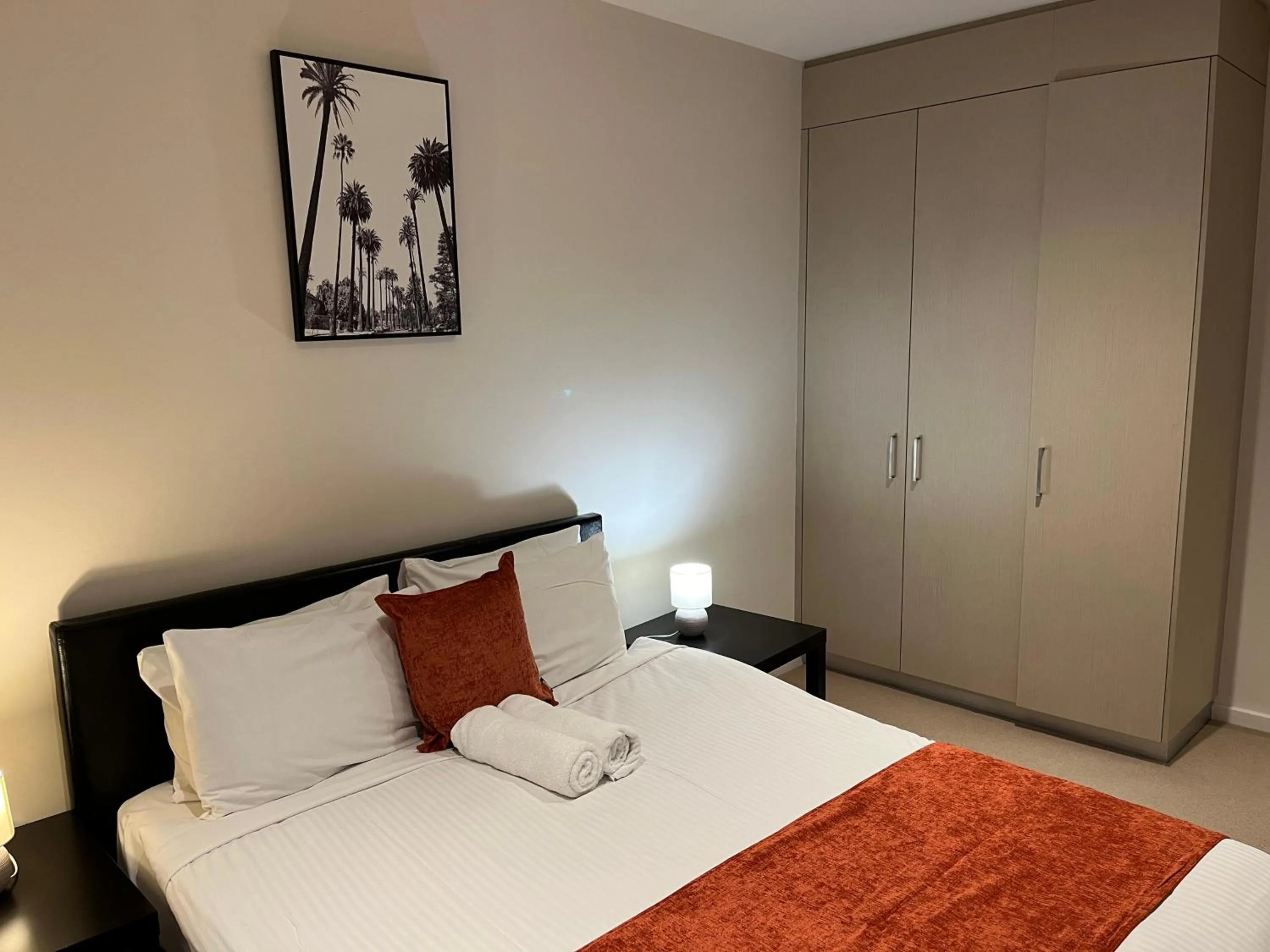 Bed in Tasha's Apartments on Morphett