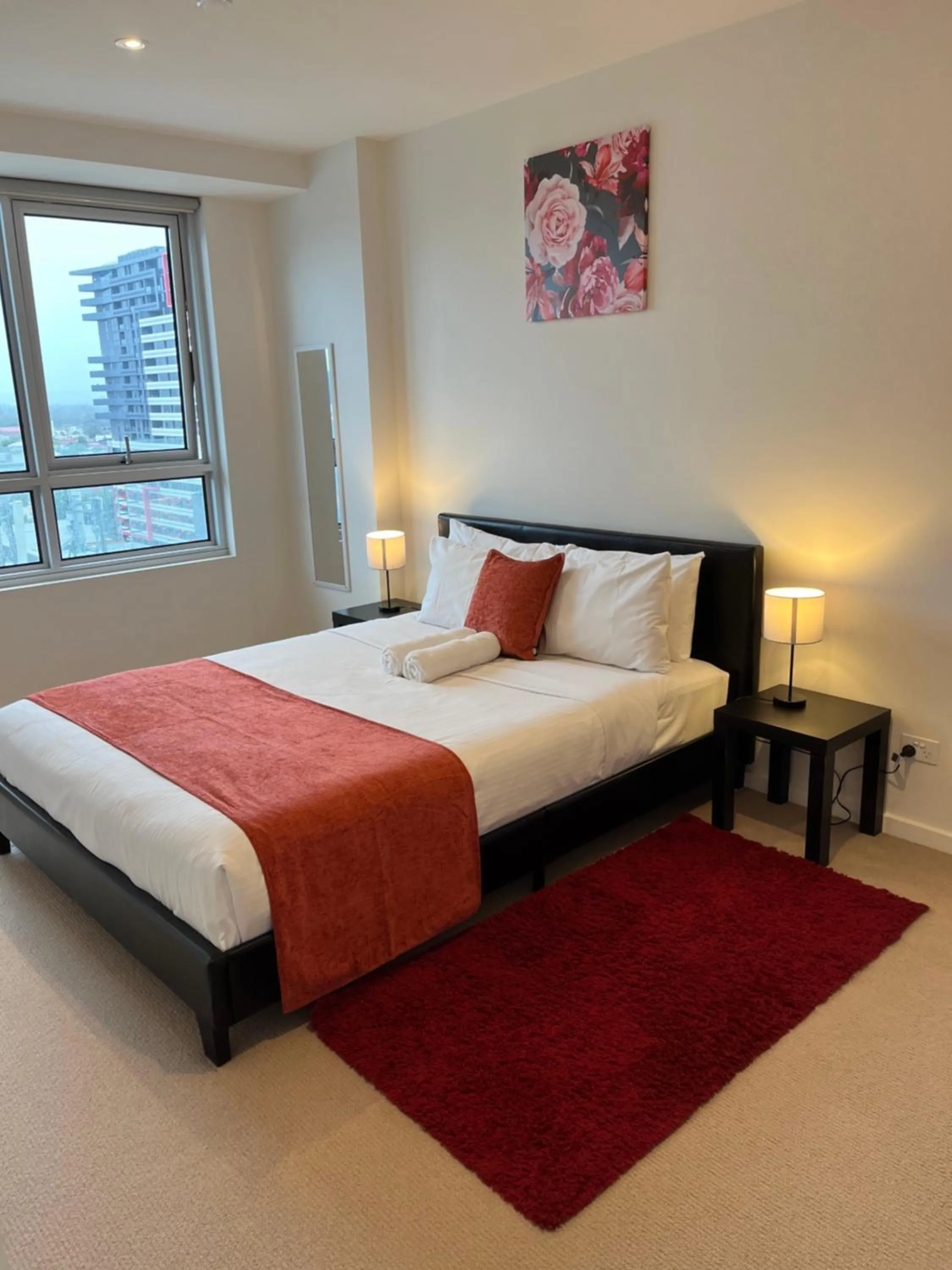 Bed in Tasha's Apartments on Morphett