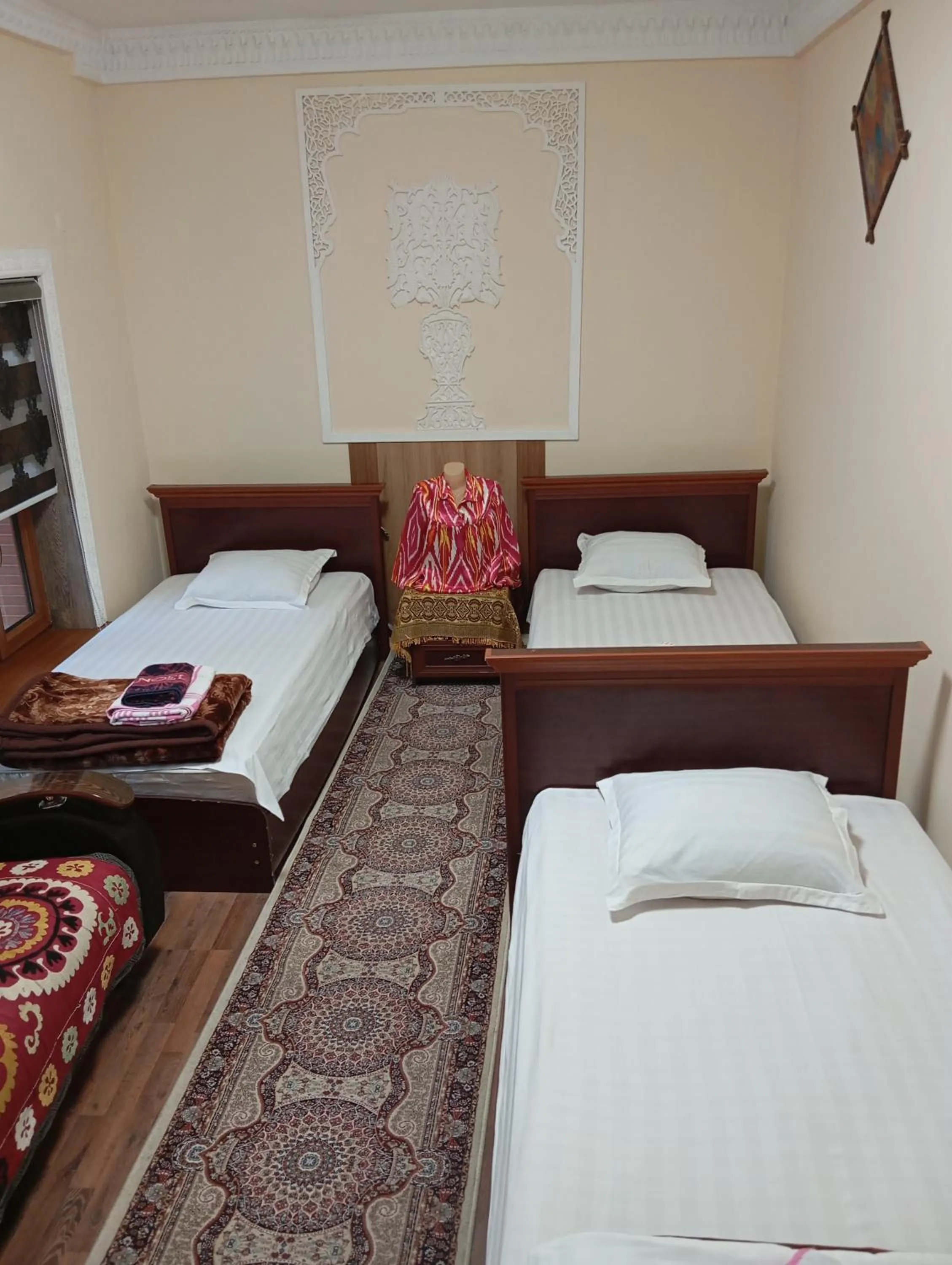 Bed in Best Hotel Nasriddin Navruz 1 Minut way till Old City