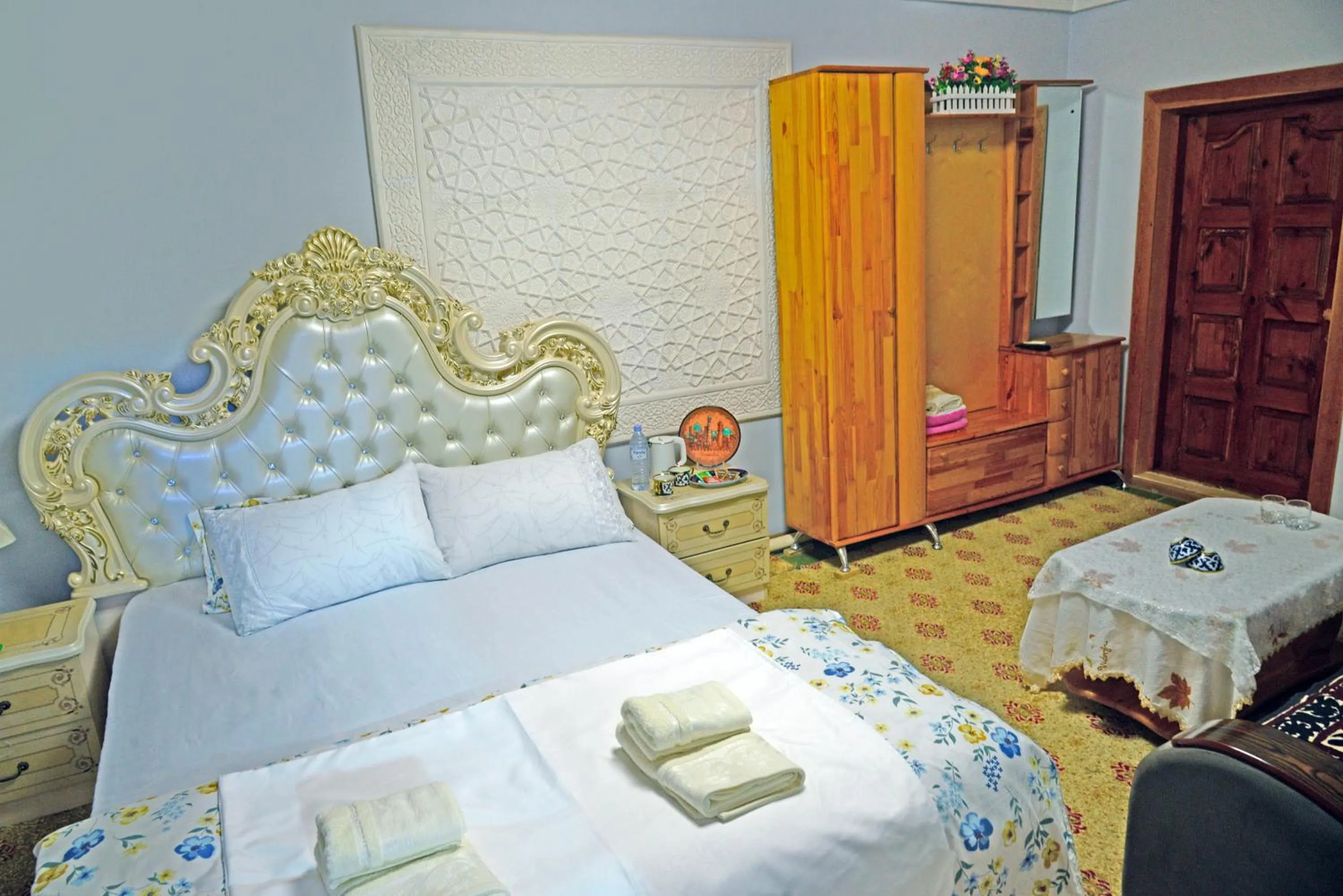 View (from property/room), Bed in Best Hotel Nasriddin Navruz 1 Minut way till Old City