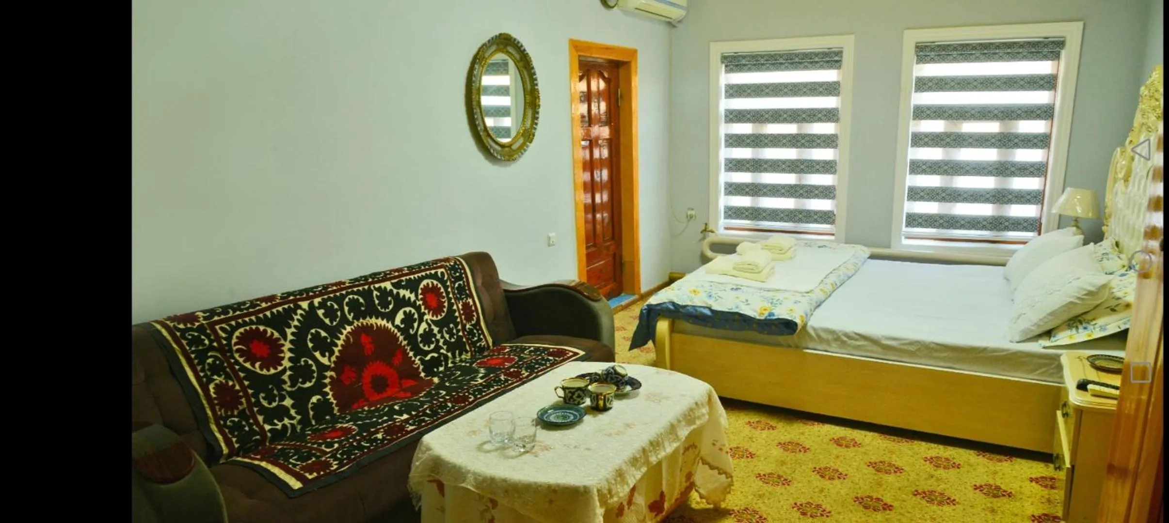 Bed in Best Hotel Nasriddin Navruz 1 Minut way till Old City