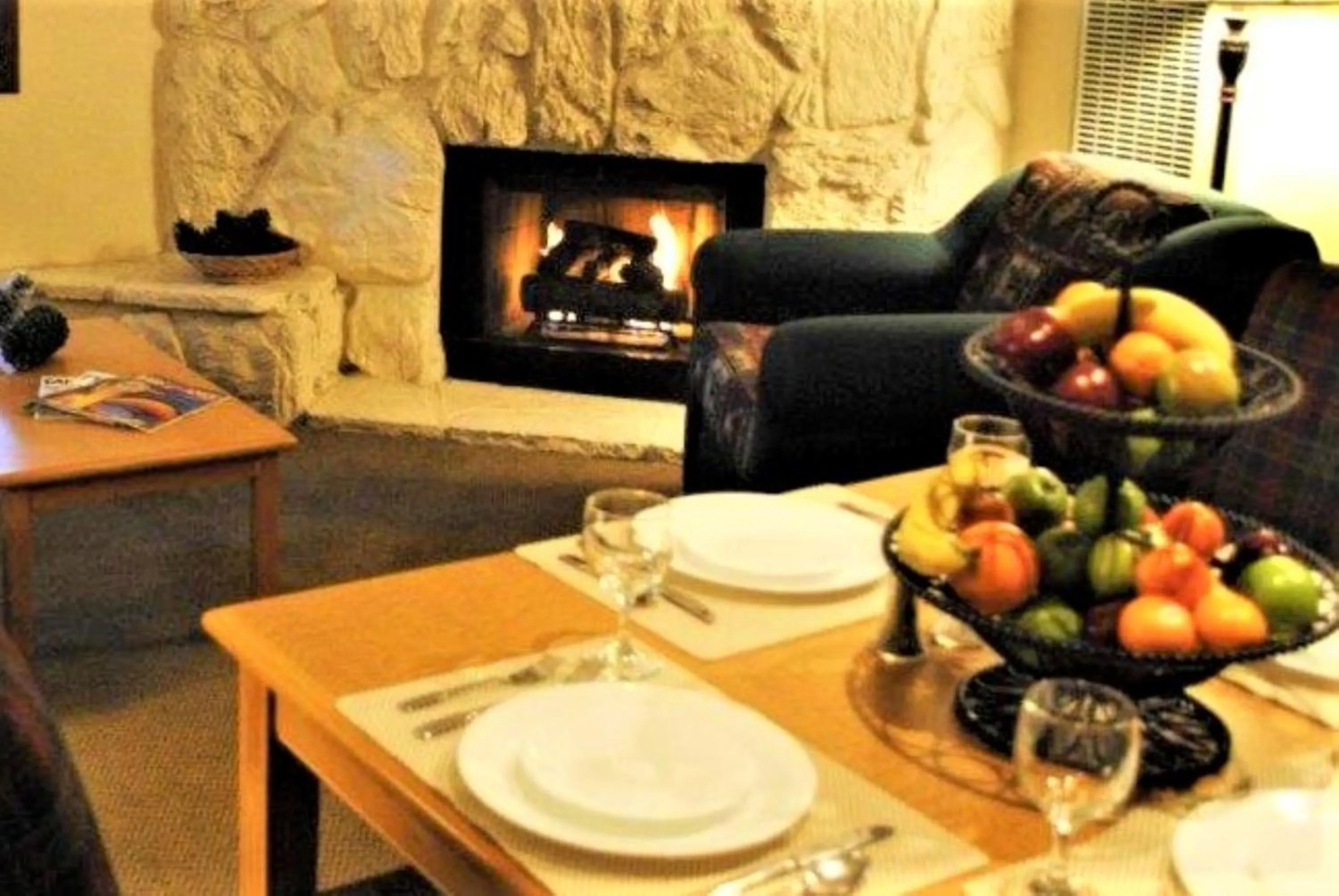 Living room in Snow Lake Lodge