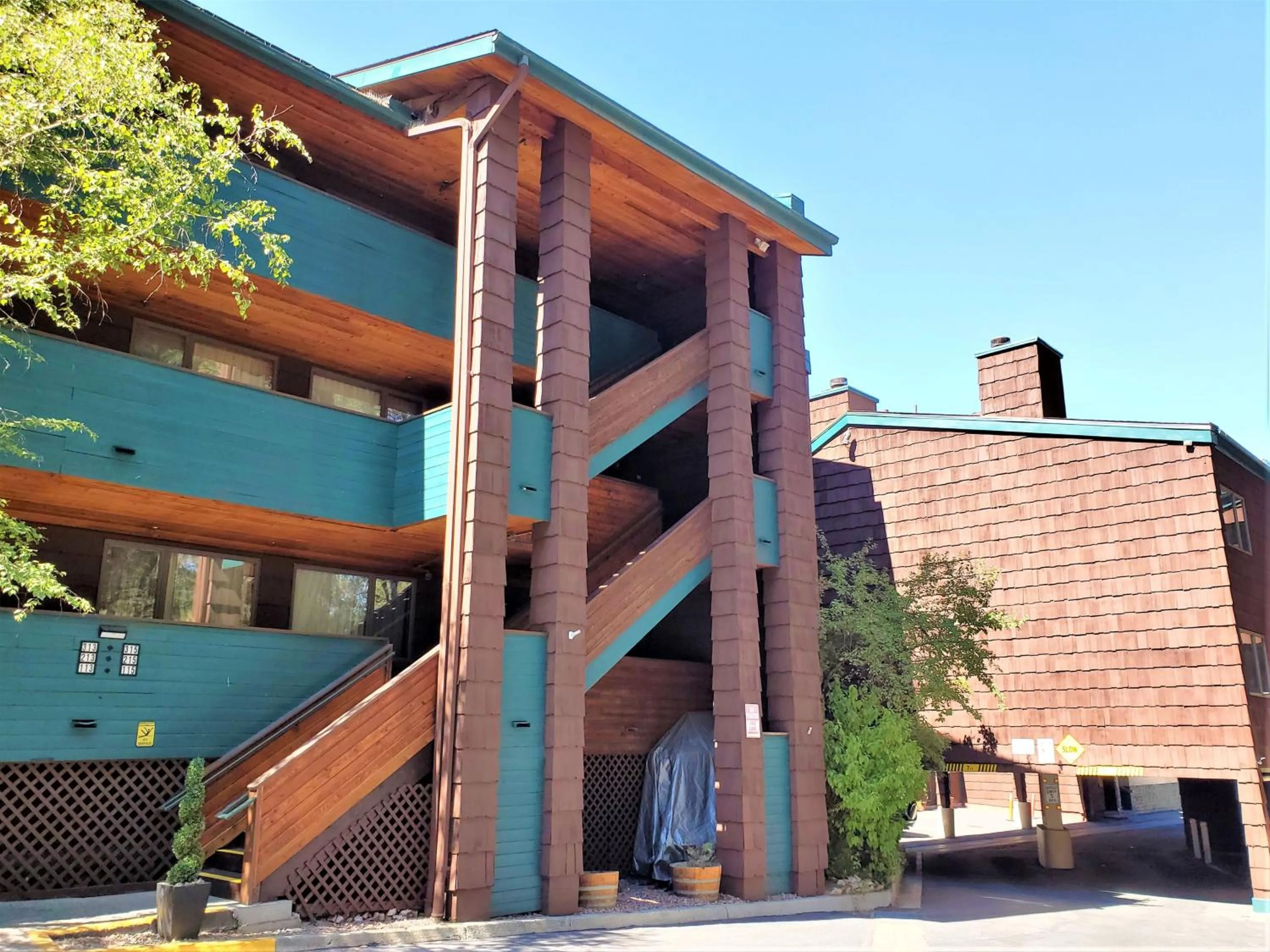 Property building in Snow Lake Lodge