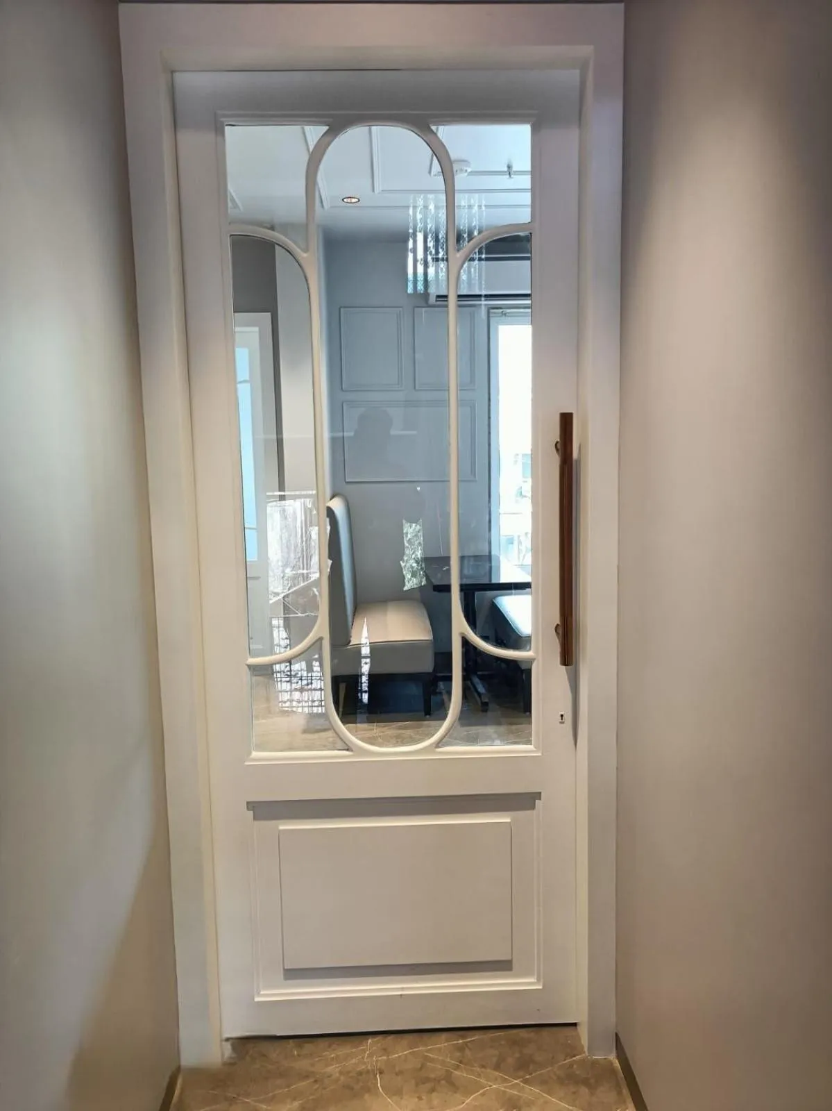 Restaurant/places to eat in J Hotel and Banquets