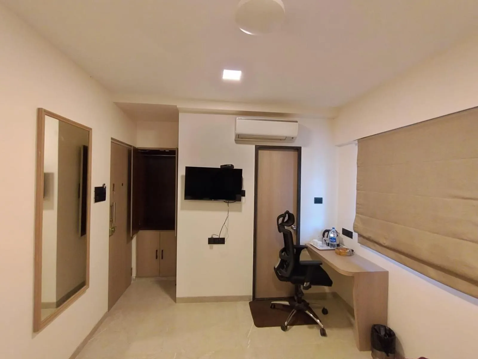 TV and multimedia in J Hotel and Banquets