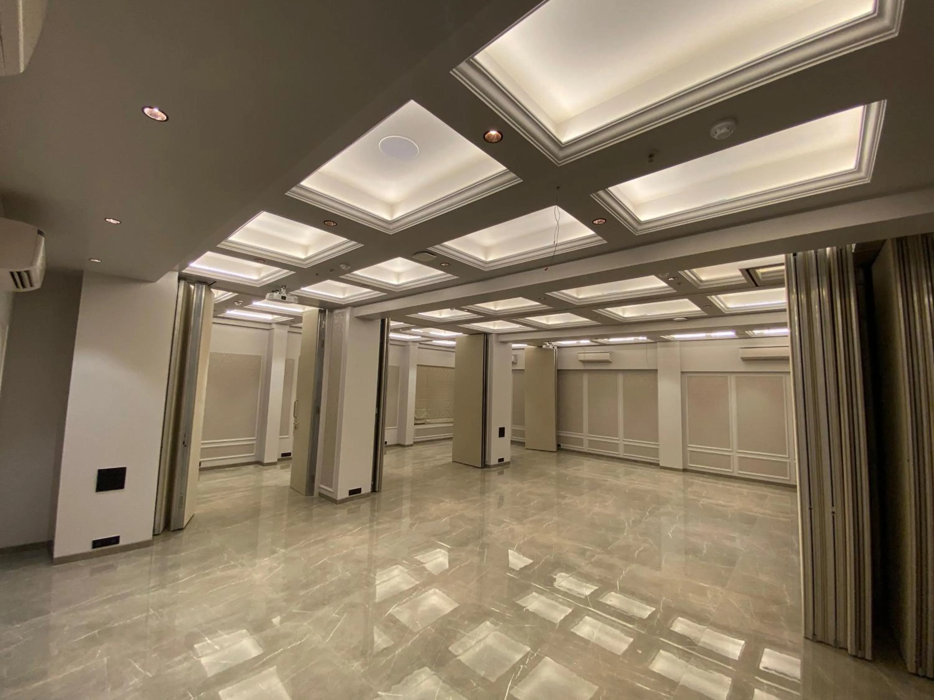 Banquet/Function facilities in J Hotel and Banquets