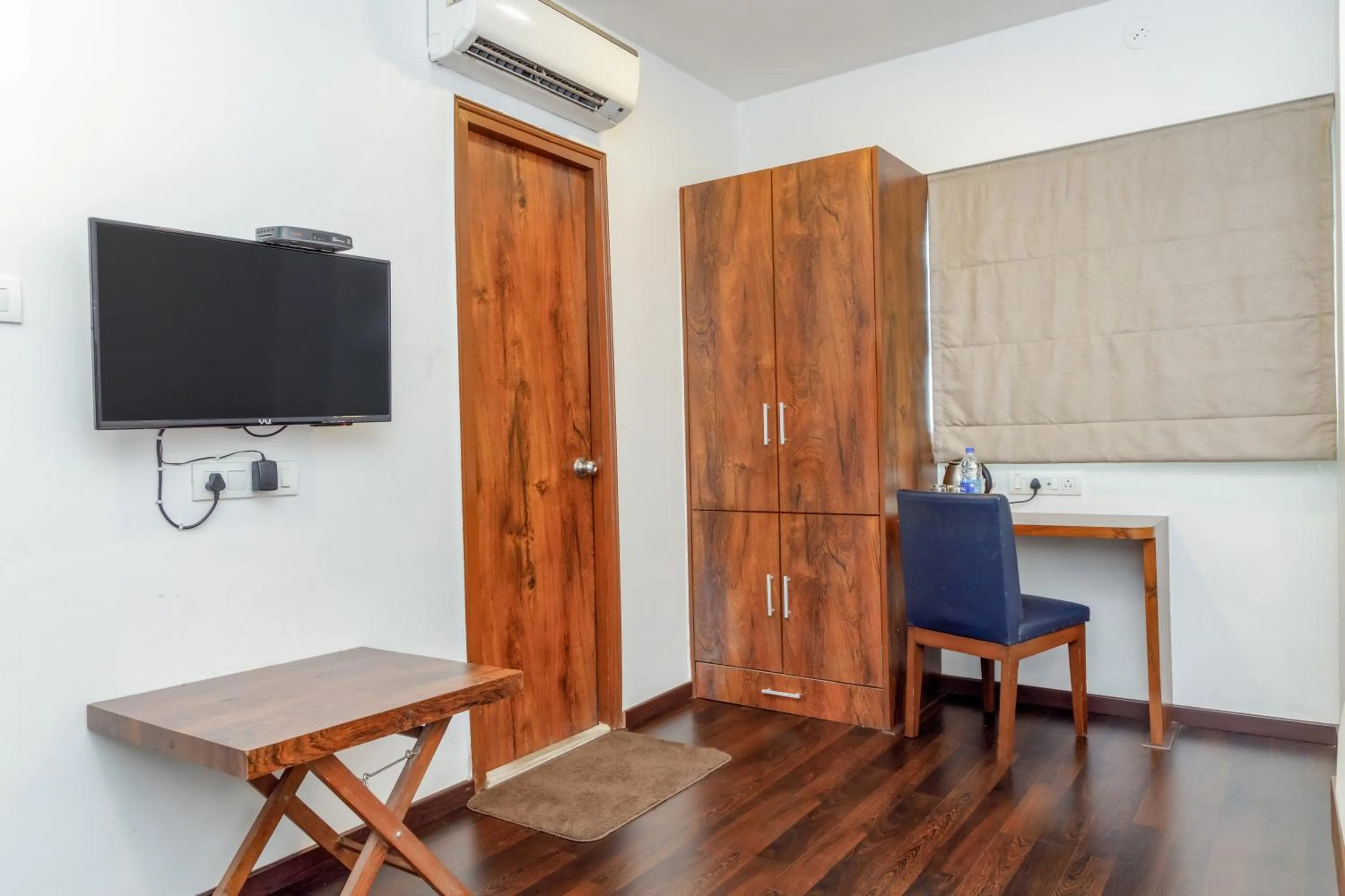 TV and multimedia in J Hotel and Banquets