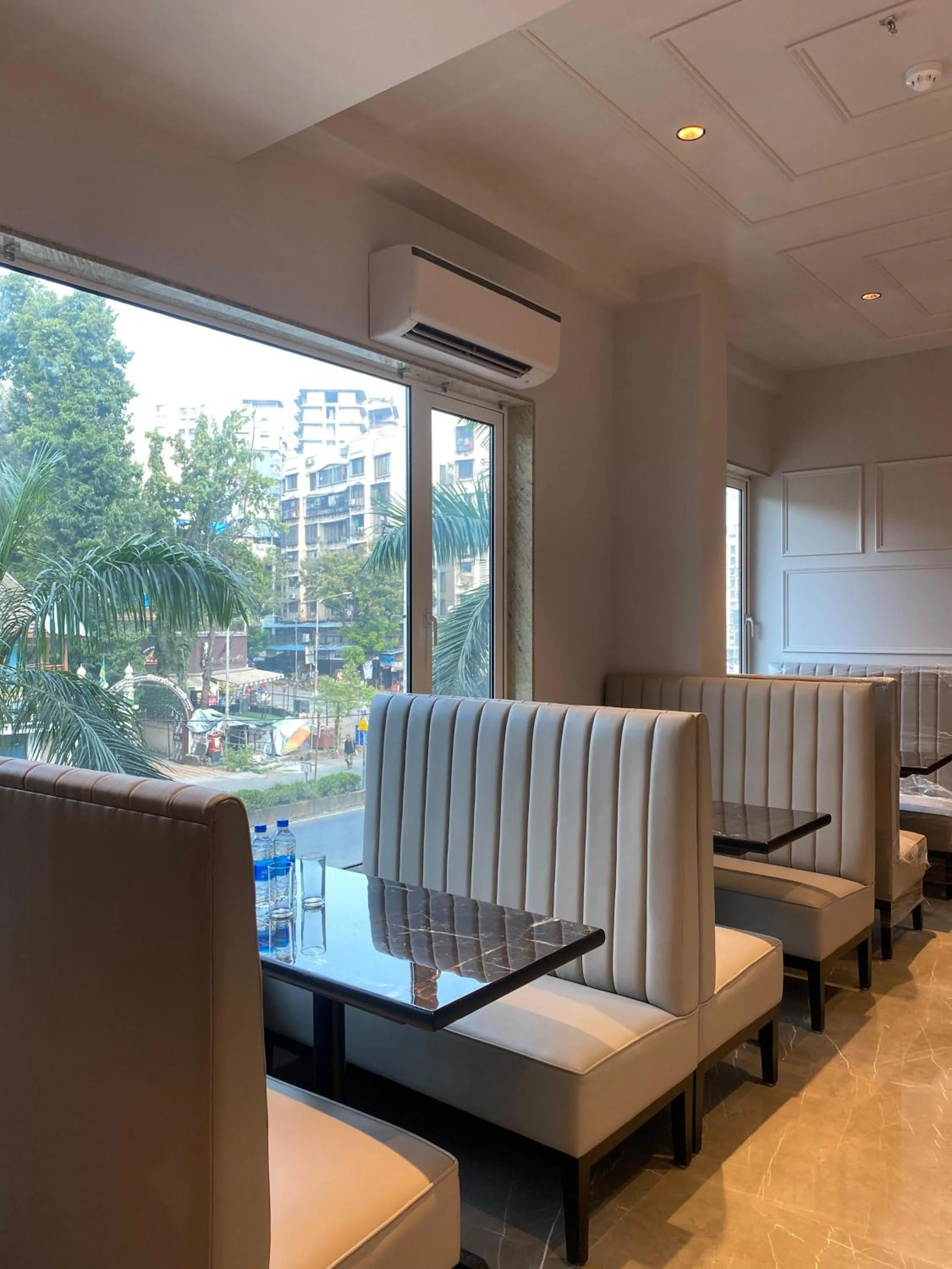 Restaurant/places to eat in J Hotel and Banquets