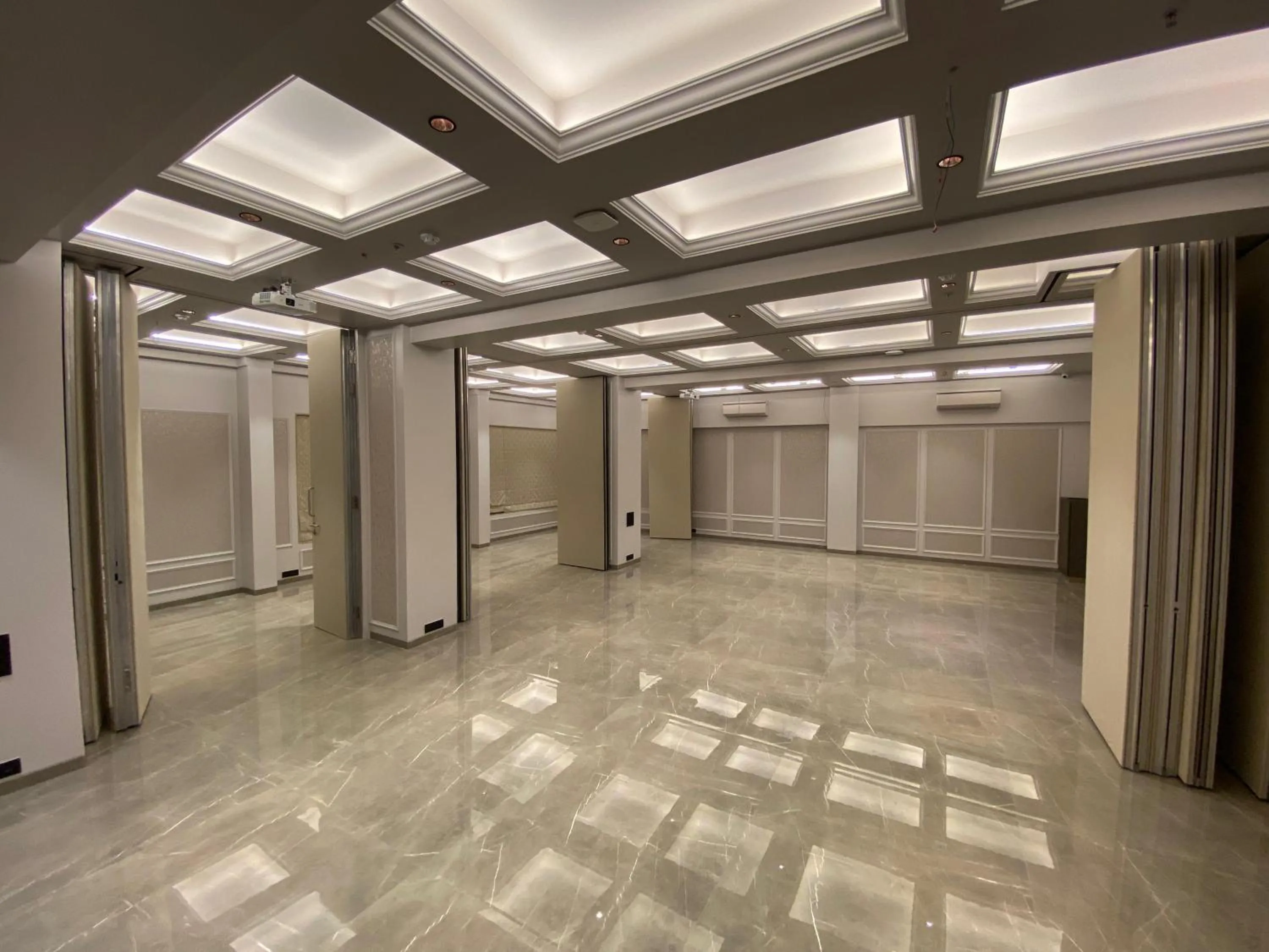 Banquet/Function facilities in J Hotel and Banquets