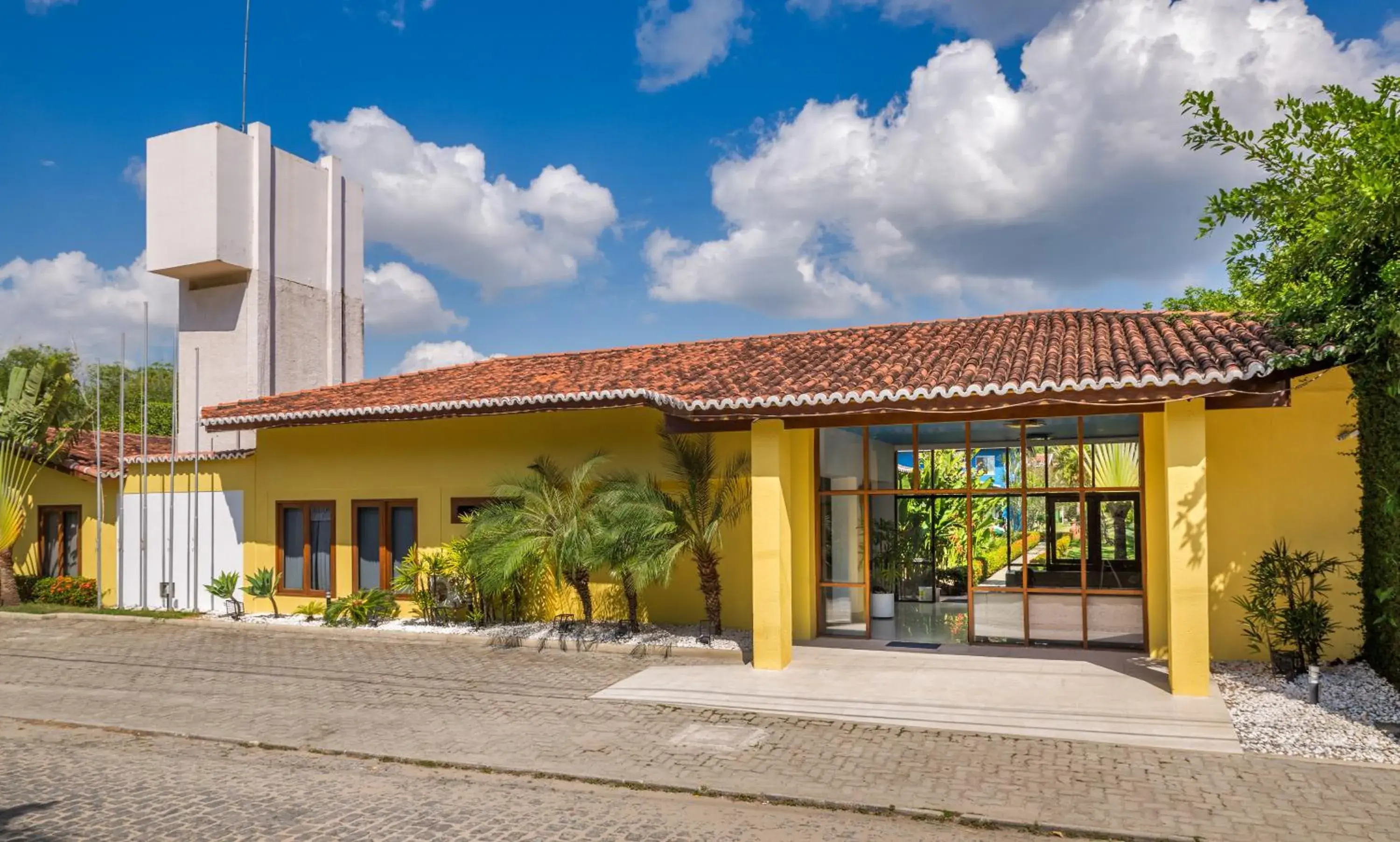 Facade/entrance in Atlântida Park Hotel Facade/entrance in Atlântida Park Hotel